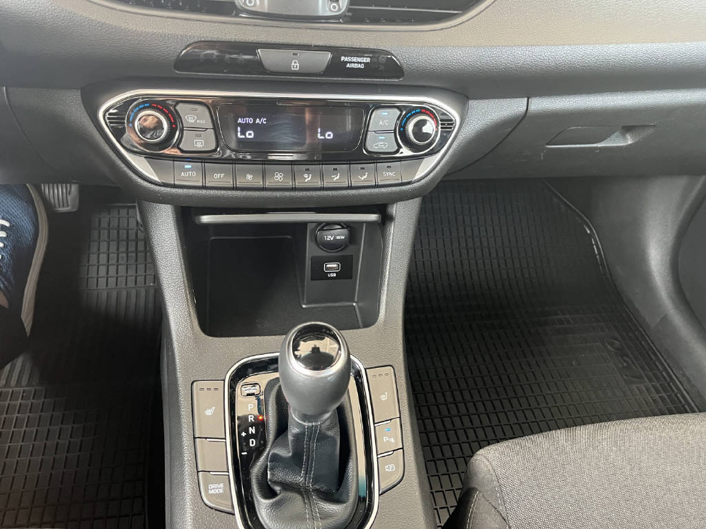 HYUNDAI i30 Wagon 1.5 T-GDi Amplia-image-15