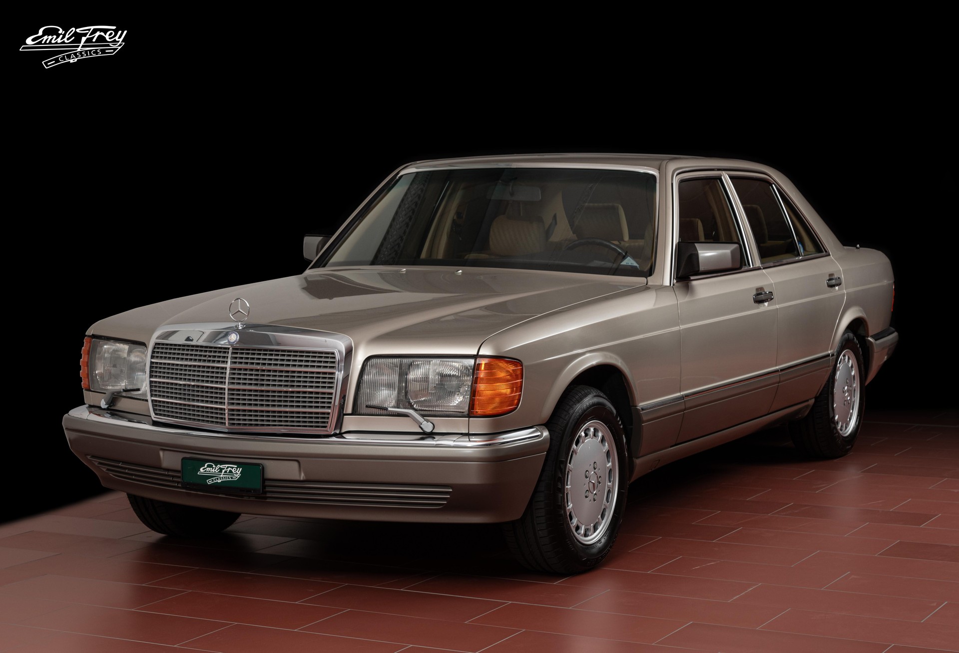 MERCEDES-BENZ SE W126