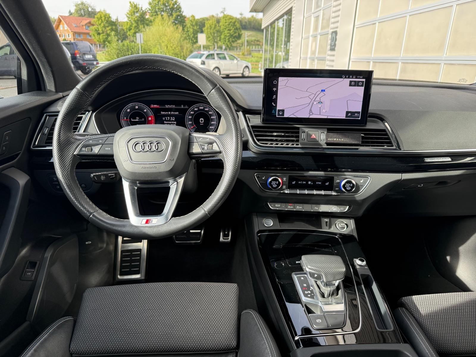AUDI Q5 40 TDI S-line quattro S-tronic-image-6