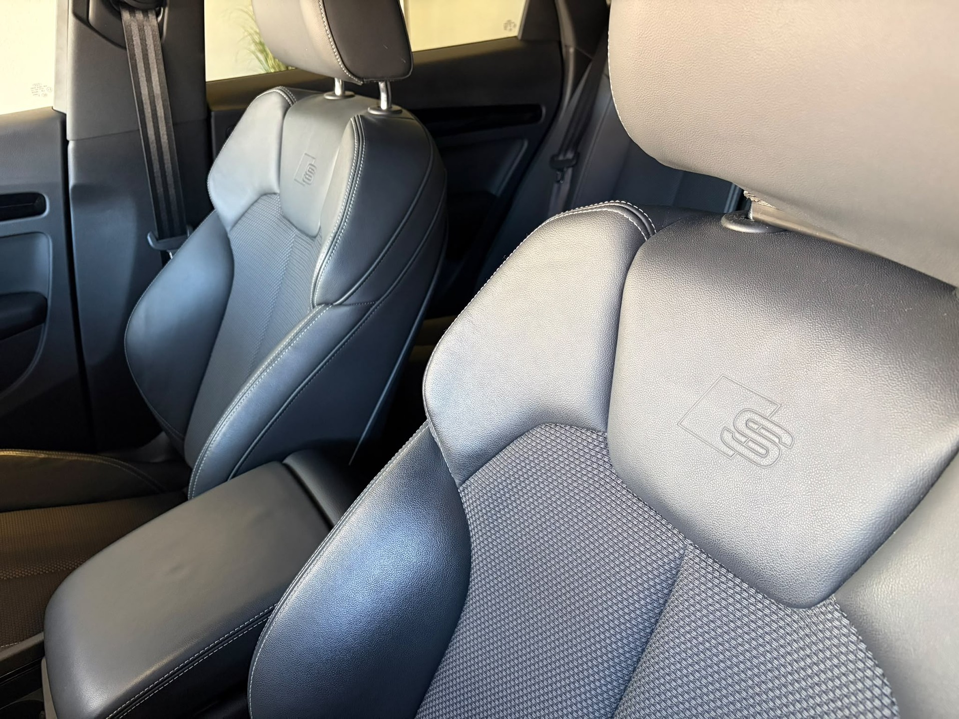 AUDI Q5 40 TDI S-line quattro S-tronic-image-12