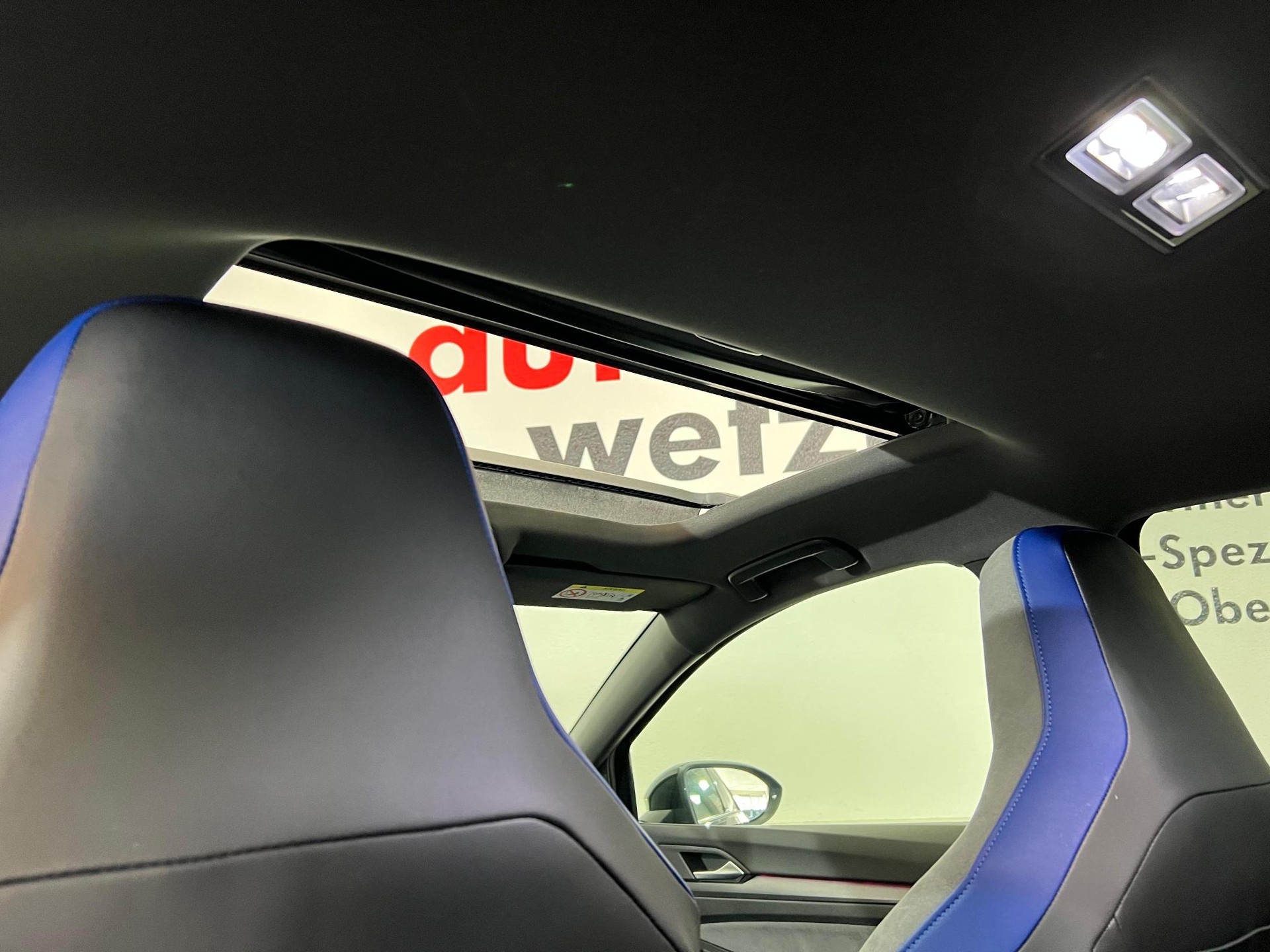 VW Golf 2.0 TSI R Black Edition DSG 4 Motion-image-13