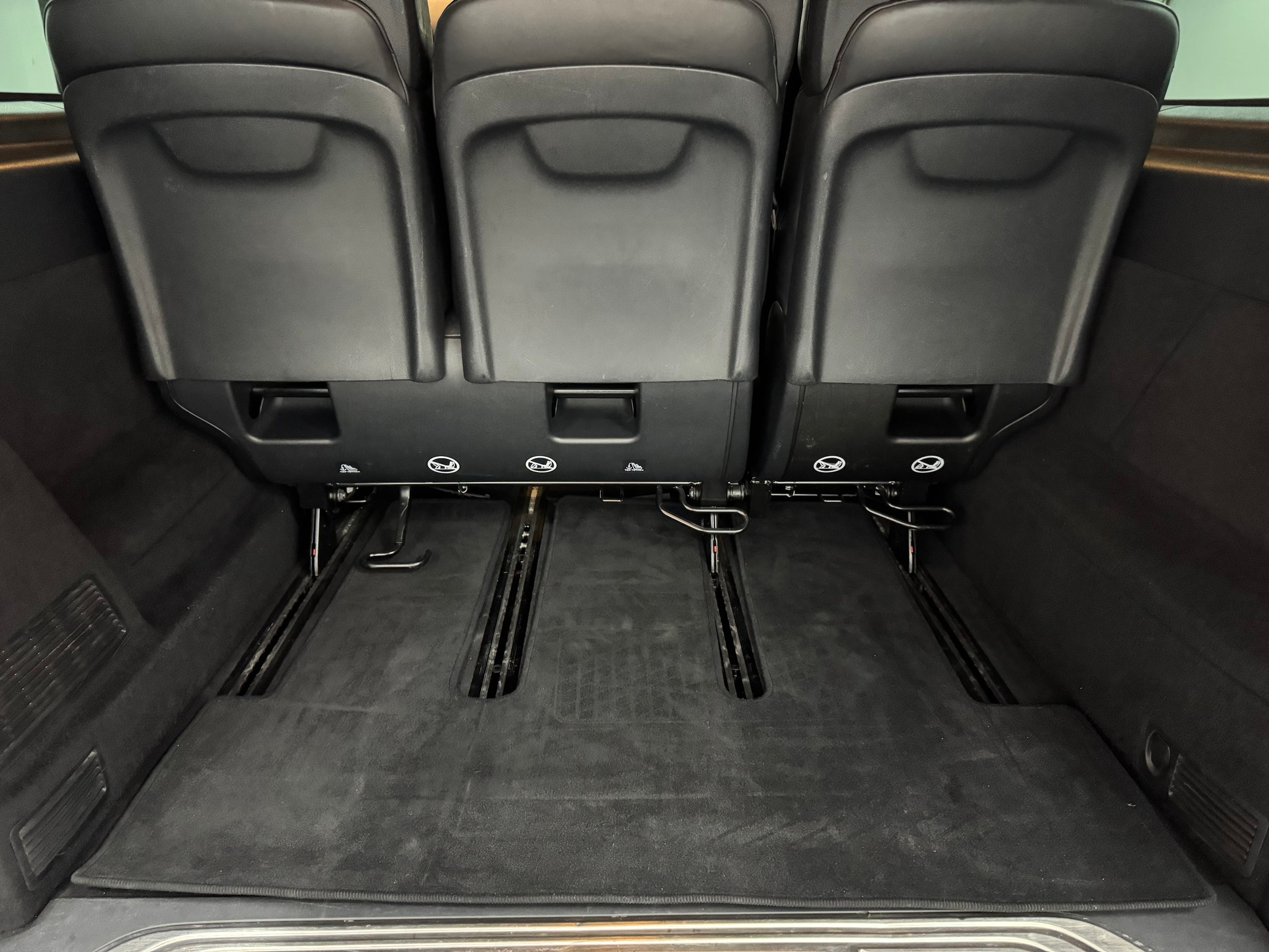MERCEDES-BENZ V 300 d extralang Avantgarde 4Matic 9G-Tronic-image-21