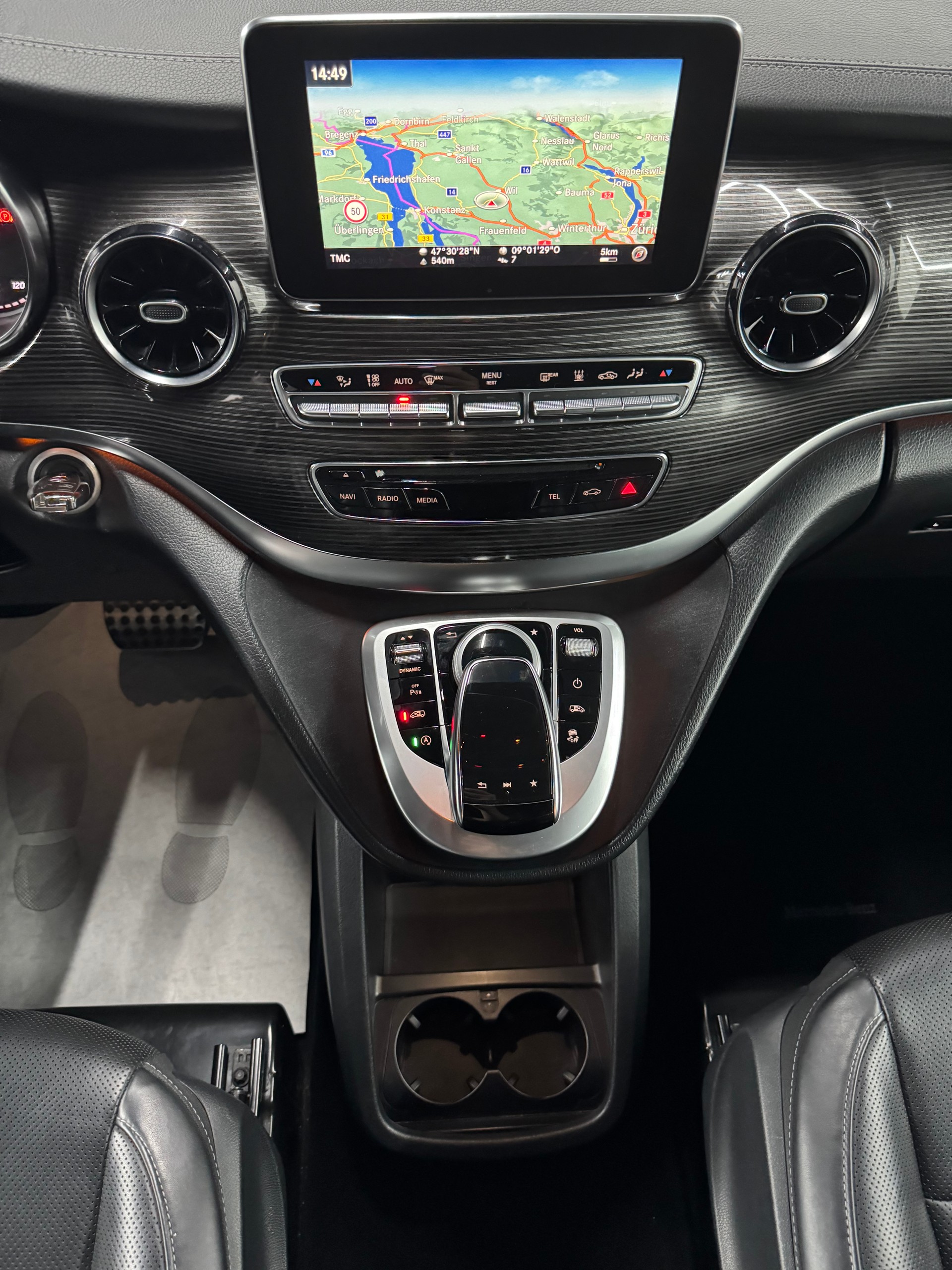 MERCEDES-BENZ V 300 d extralang Avantgarde 4Matic 9G-Tronic-image-16