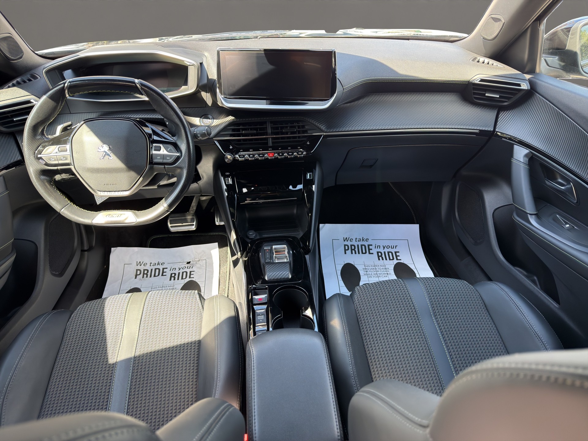 PEUGEOT 2008 1.5 BlueHDi GT EAT8-image-9