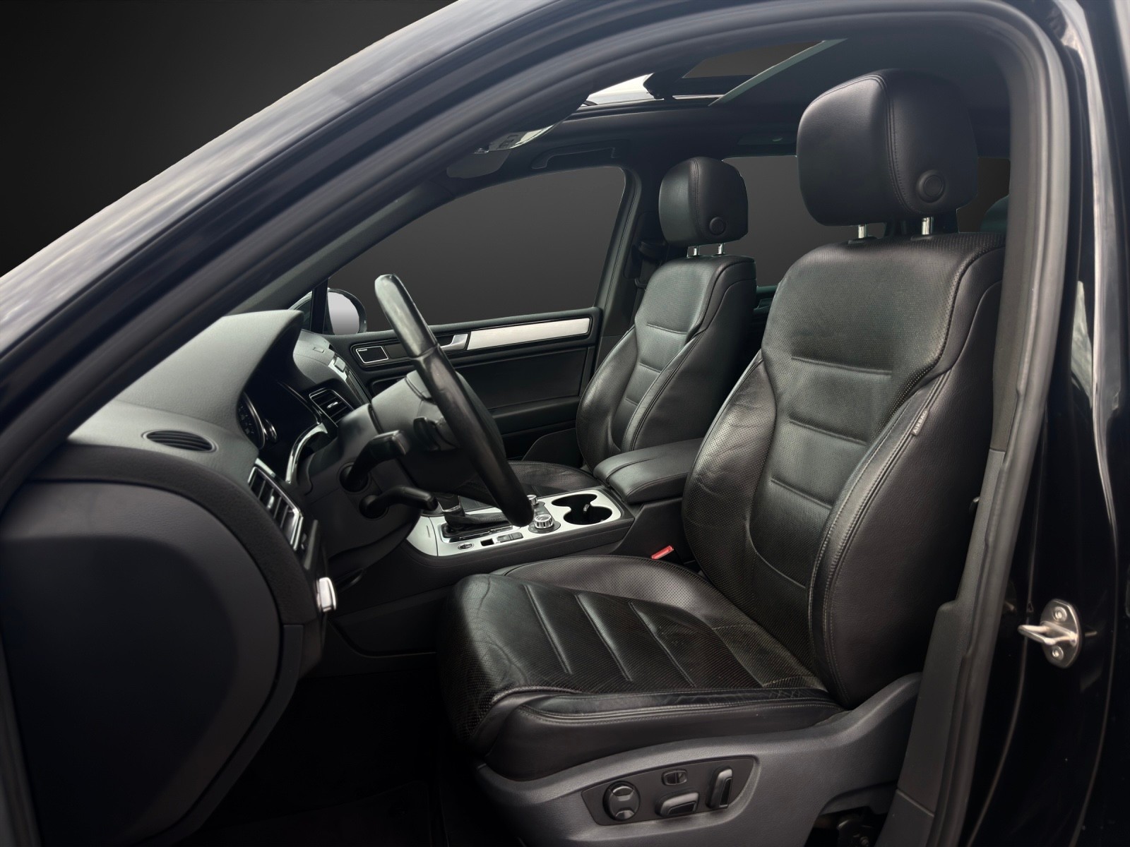 VW Touareg 3.0 TDI BlueMotion Technology Tiptronic mit 240 PS-image-6