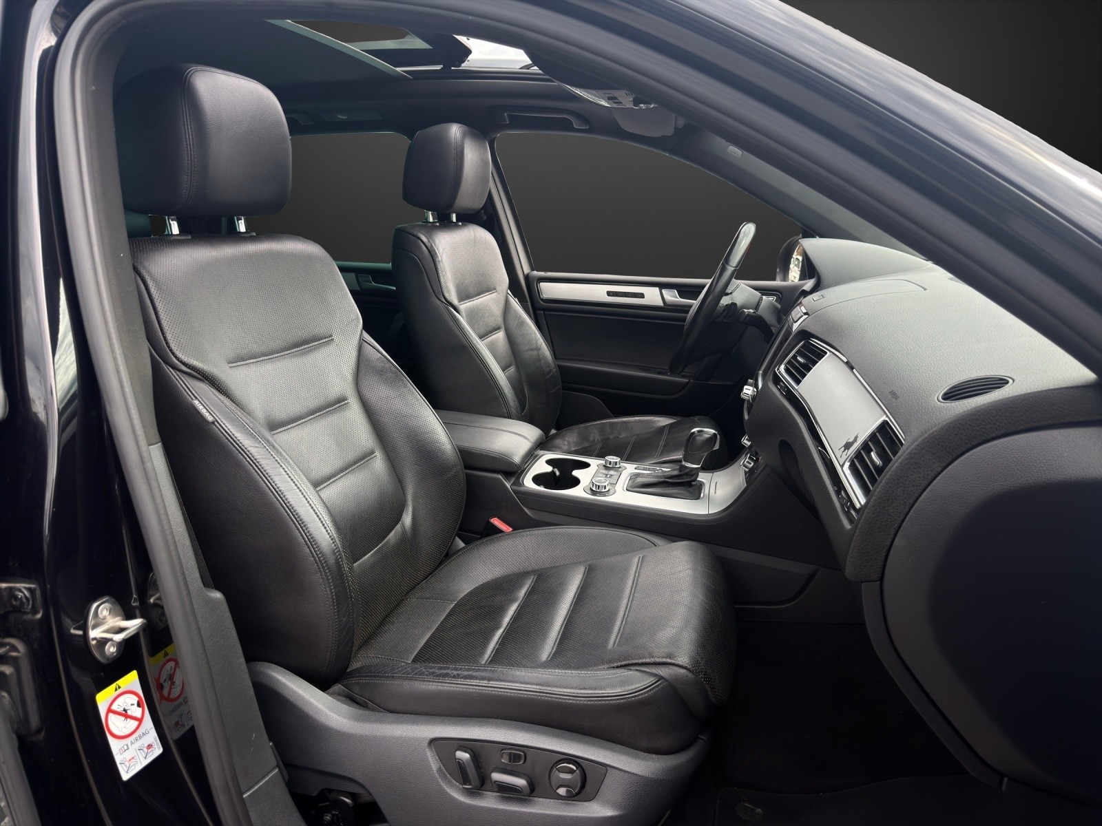 VW Touareg 3.0 TDI BlueMotion Technology Tiptronic mit 240 PS-image-8