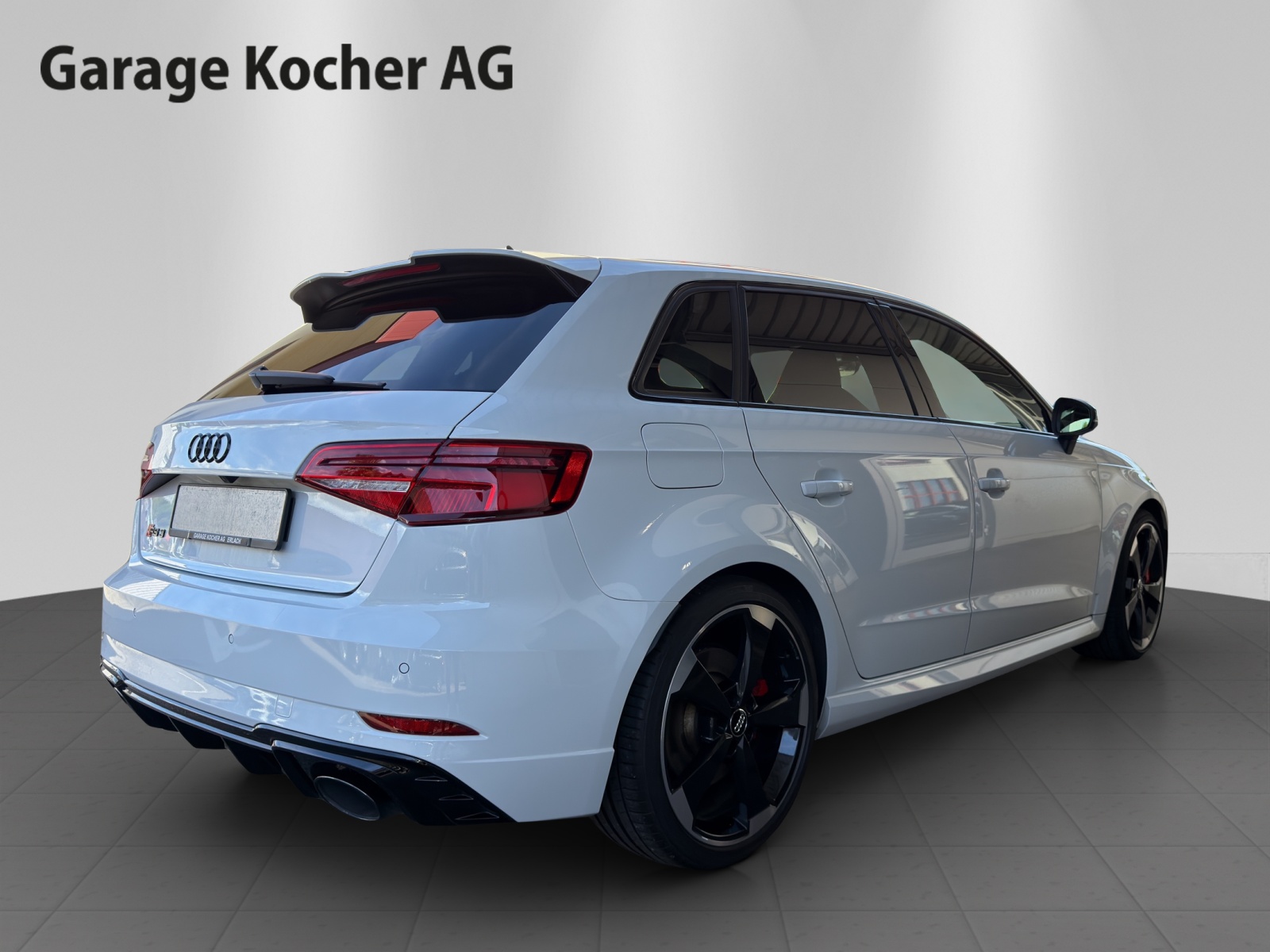AUDI RS3 Sportback 2.5 TSI quattro S-tronic-image-5