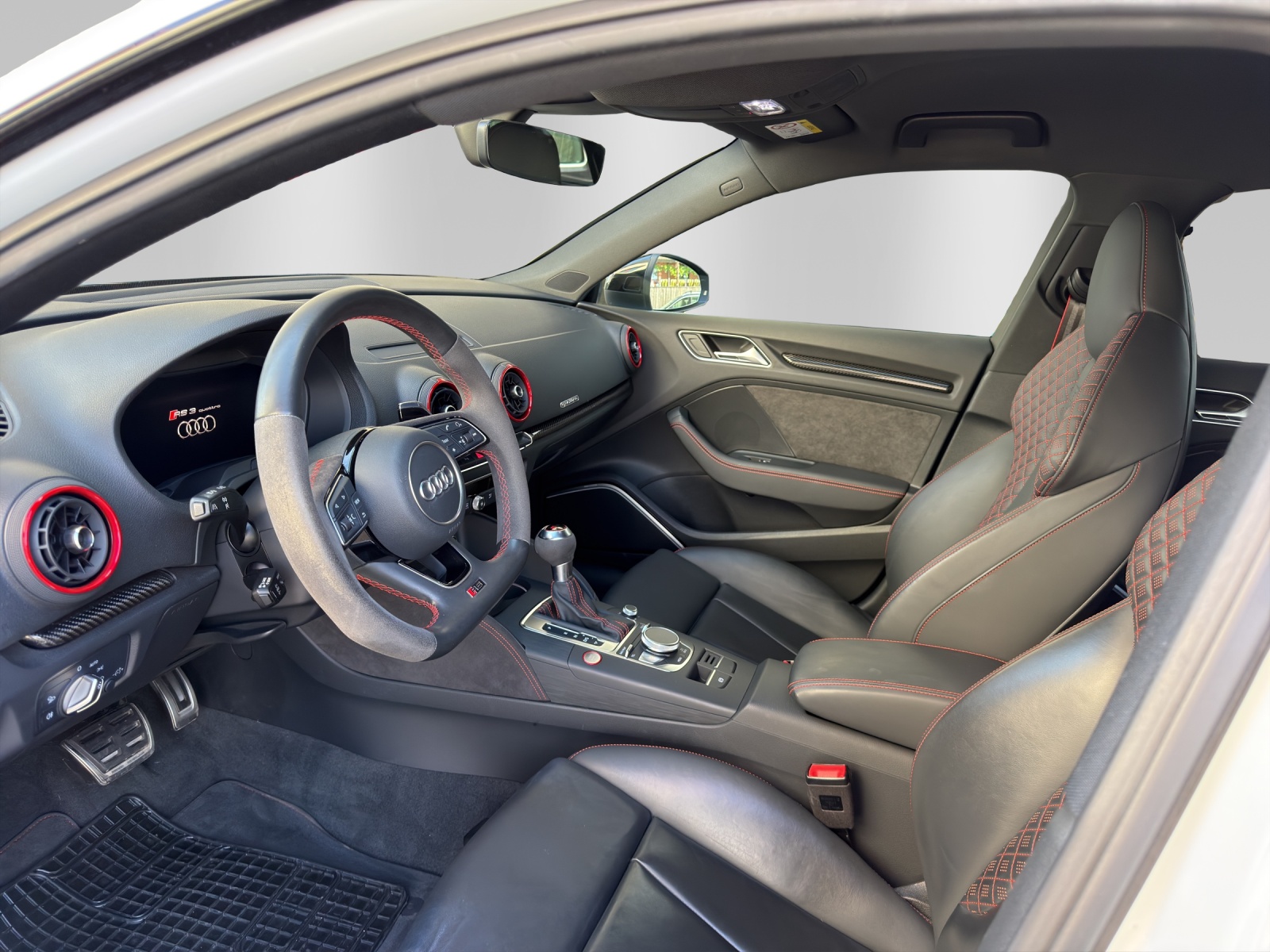 AUDI RS3 Sportback 2.5 TSI quattro S-tronic-image-8