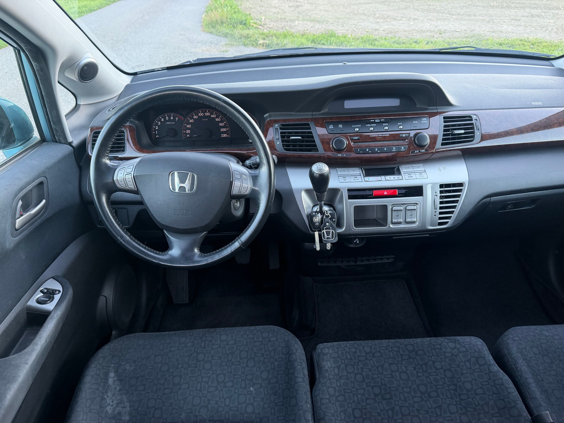HONDA FR-V 2.0 Executive-image-11