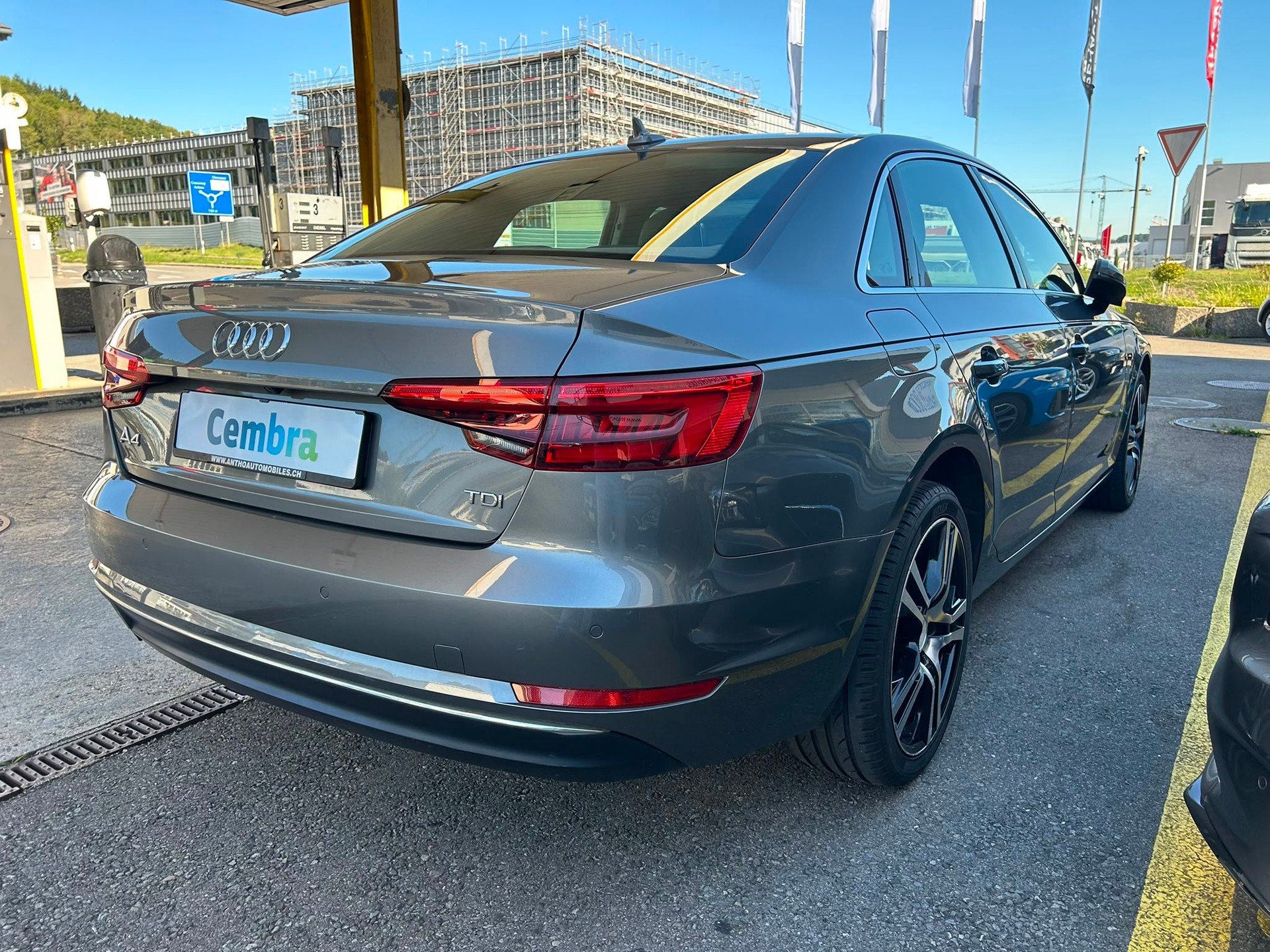 AUDI A4 Limousine 3.0 TDI Design S-tronic-image-4