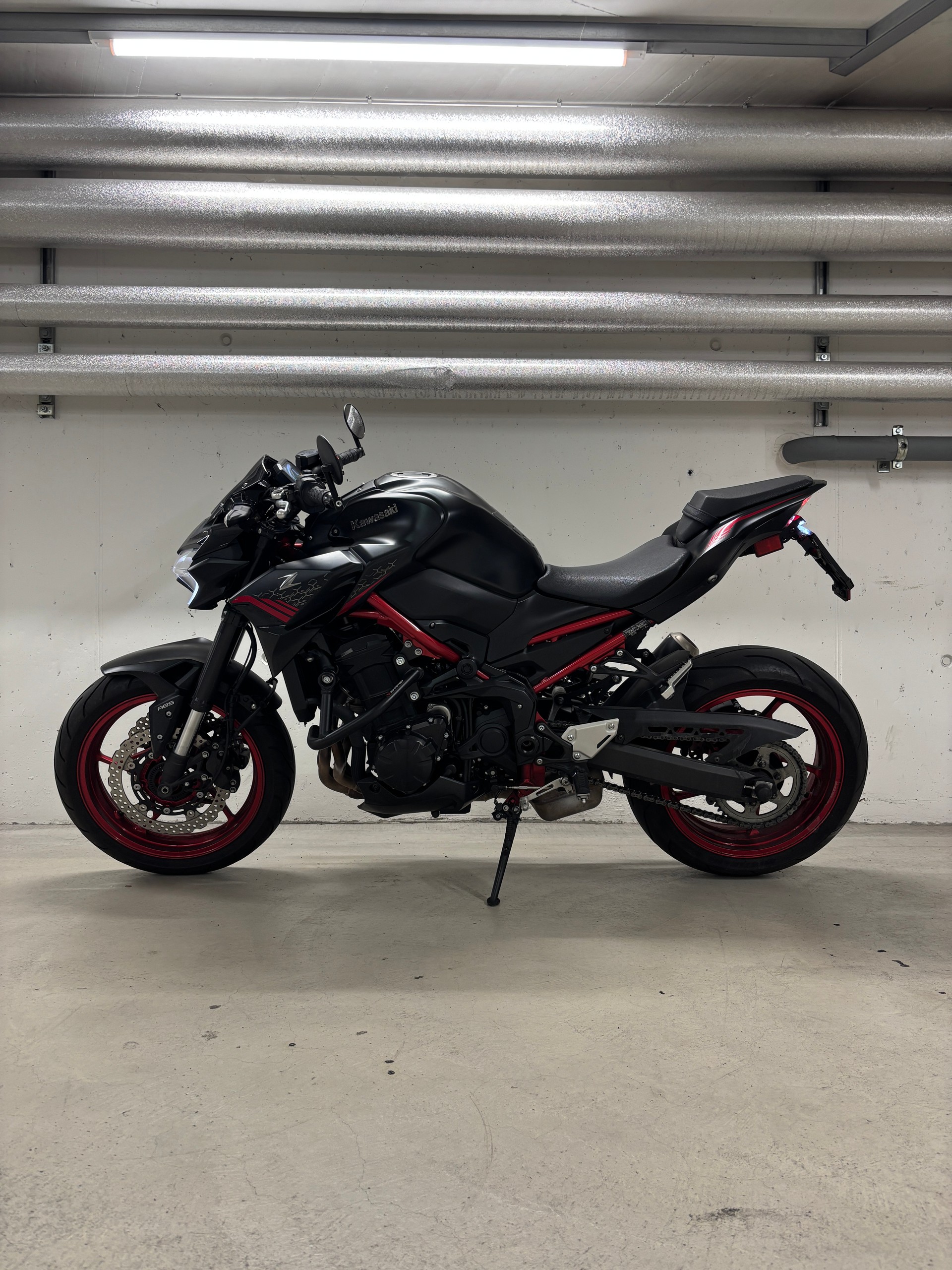 KAWASAKI Z 900-image-0