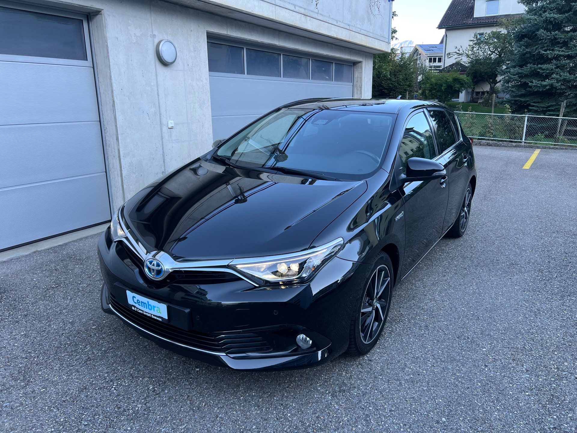 TOYOTA Auris 1.8 HSD Trend e-CVT-image-7