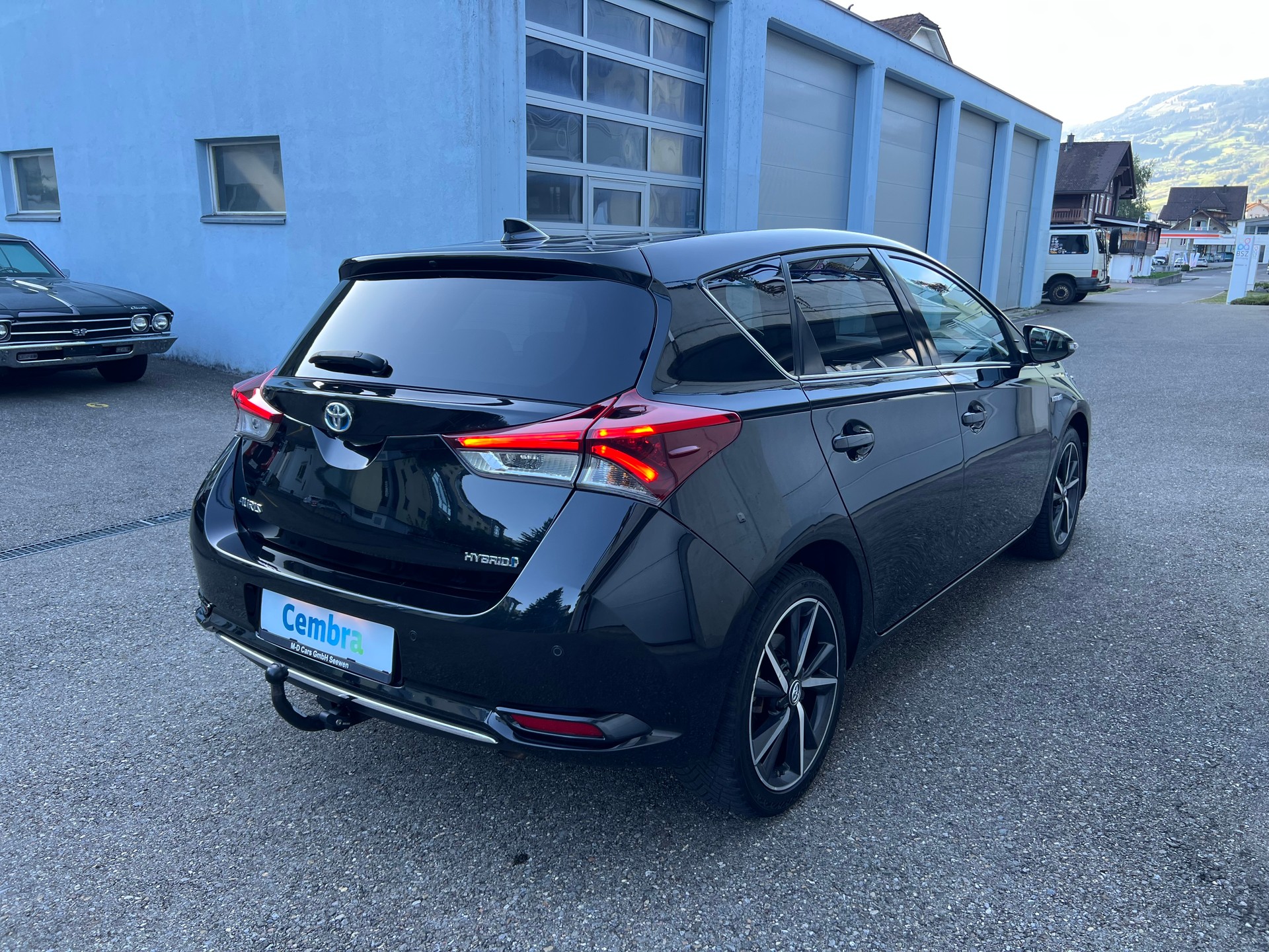 TOYOTA Auris 1.8 HSD Trend e-CVT-showroom-element-3