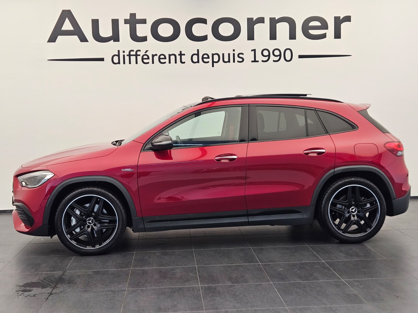MERCEDES-BENZ GLA 35 AMG 4Matic 8G-Speedshift DCT-showroom-element-1