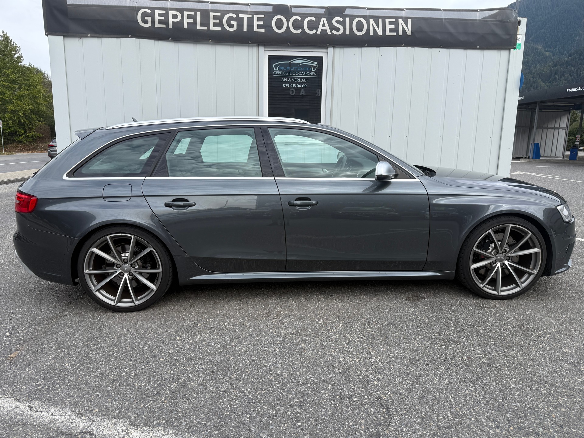 AUDI RS4 Avant 4.2 FSI V8 quattro S-tronic-showroom-element-2
