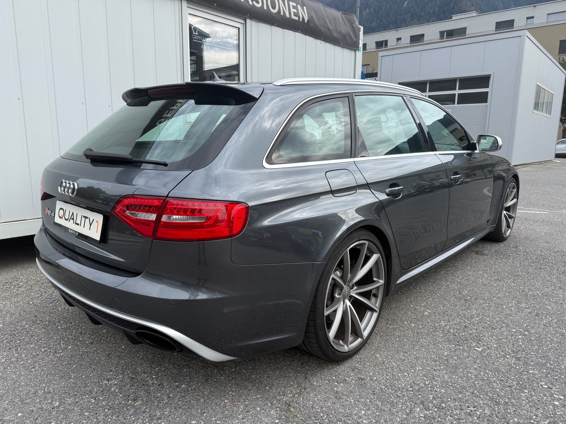 AUDI RS4 Avant 4.2 FSI V8 quattro S-tronic-showroom-element-3