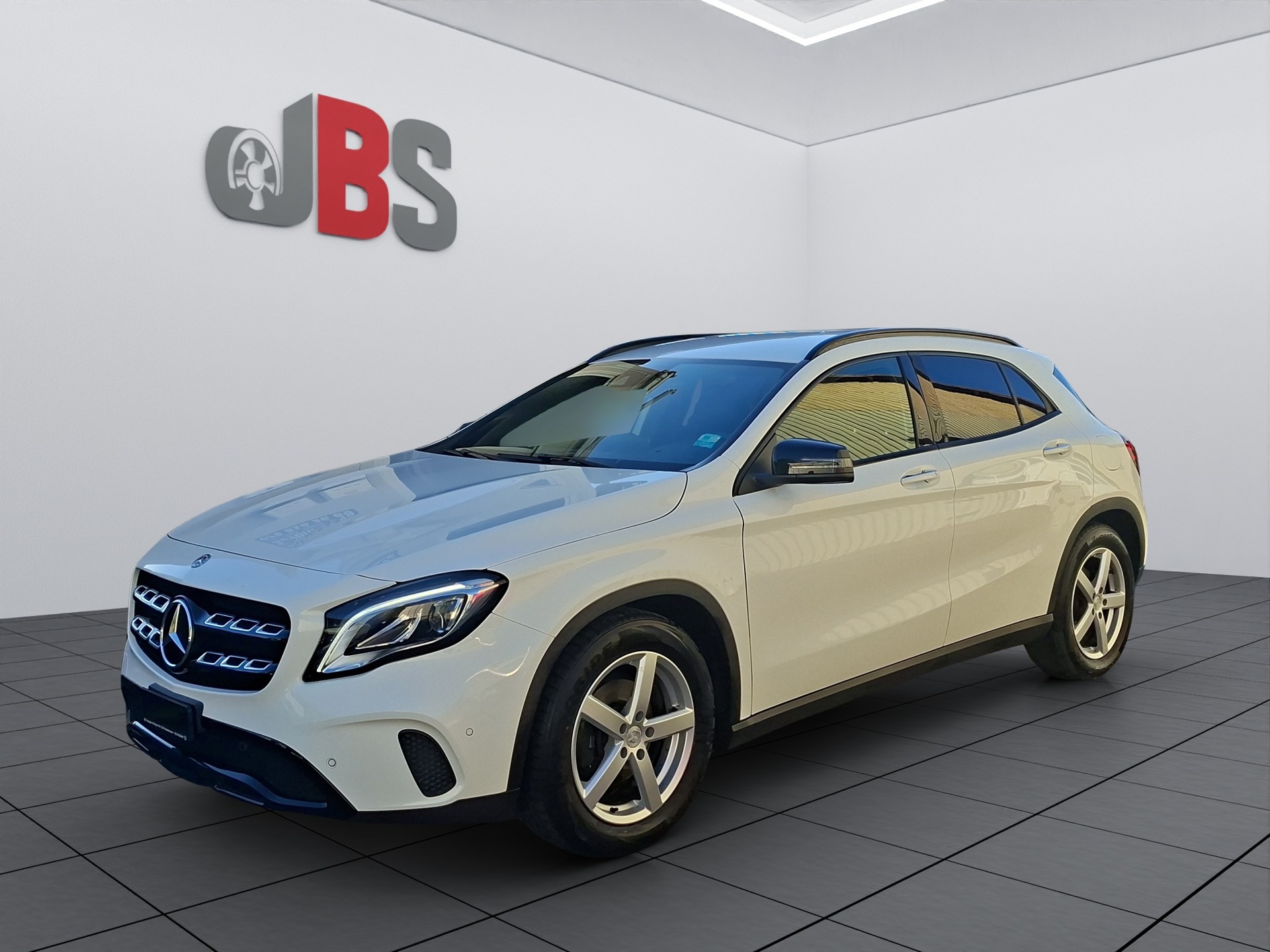 MERCEDES-BENZ GLA 200 Style 7G-DCT