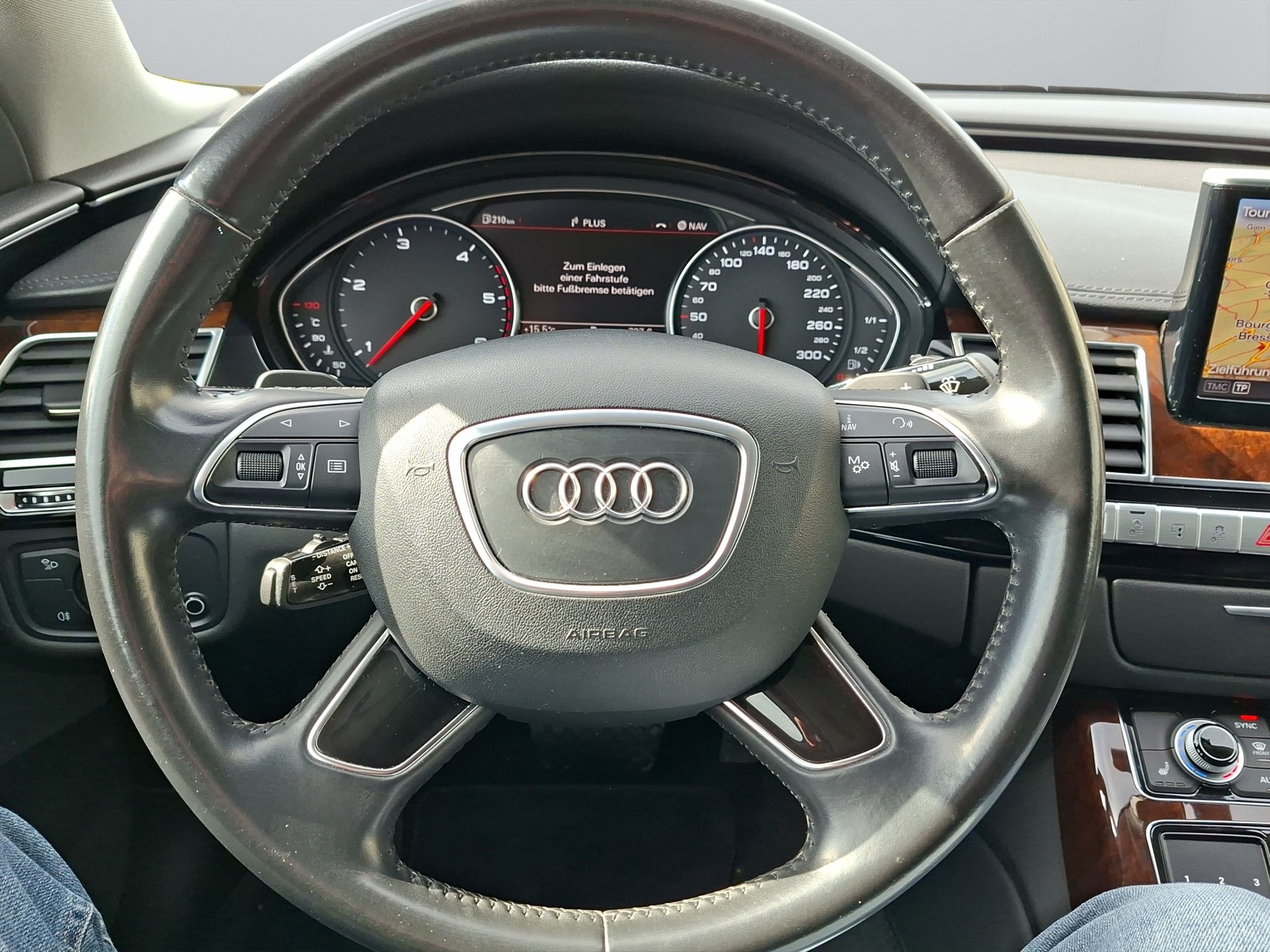 AUDI A8 3.0 TDI ultra quattro tiptronic-image-16