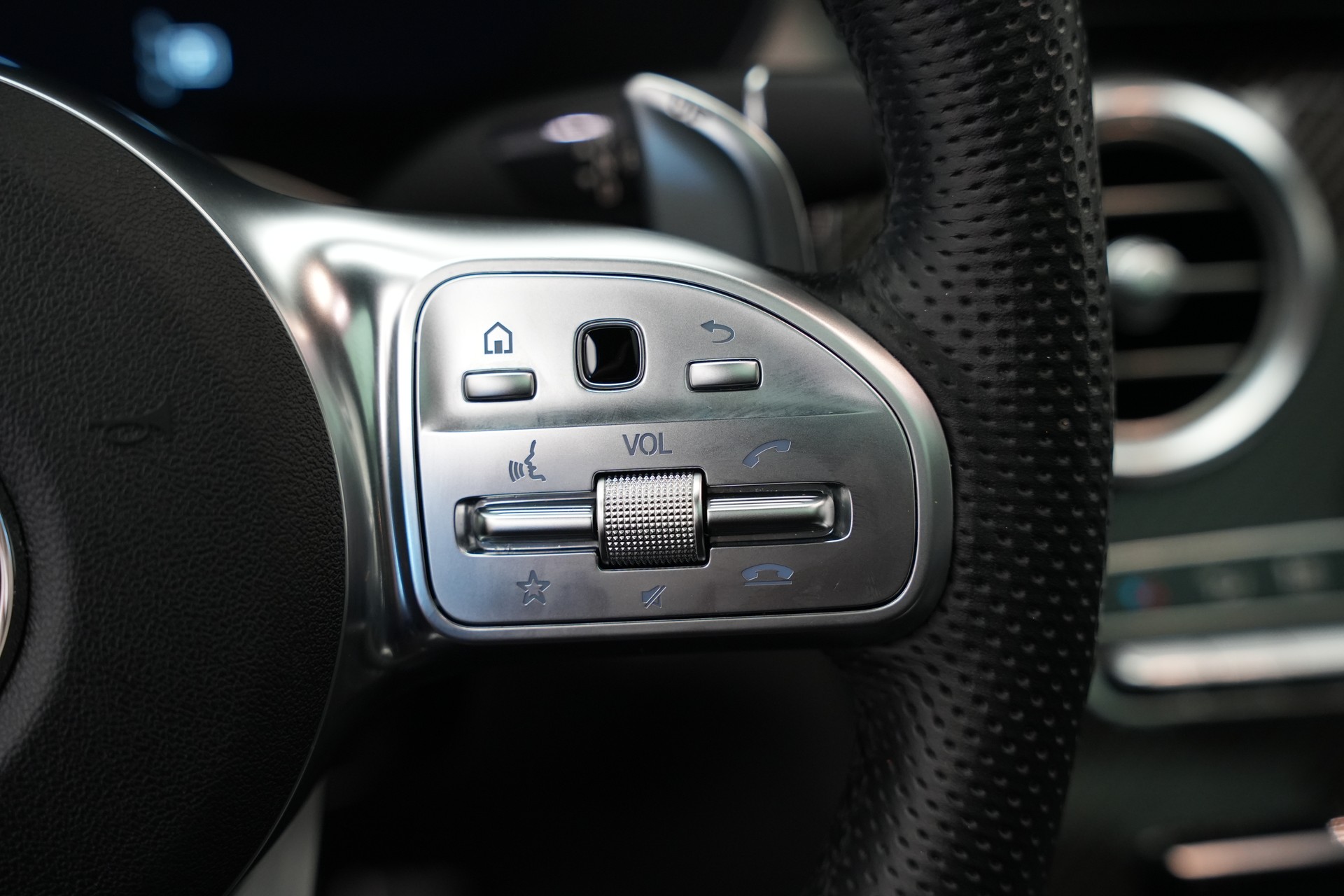MERCEDES-BENZ GLC 43 AMG 4Matic 9G-Tronic *CH-Fahrzeug* *Pano* *Burmester*-image-23
