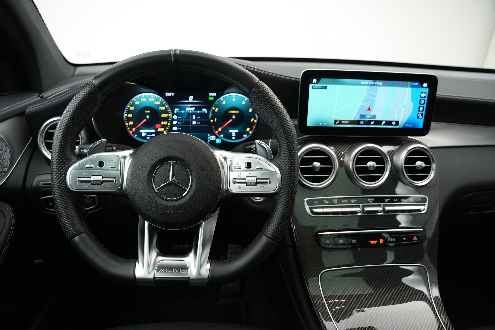 MERCEDES-BENZ GLC 43 AMG 4Matic 9G-Tronic *CH-Fahrzeug* *Pano* *Burmester*-image-21
