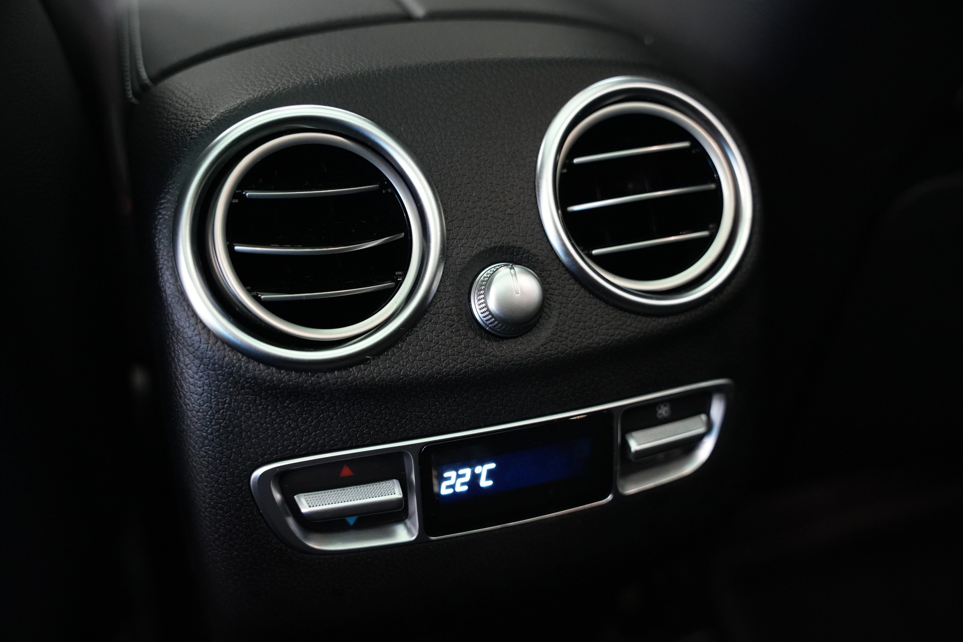 MERCEDES-BENZ GLC 43 AMG 4Matic 9G-Tronic *CH-Fahrzeug* *Pano* *Burmester*-image-27