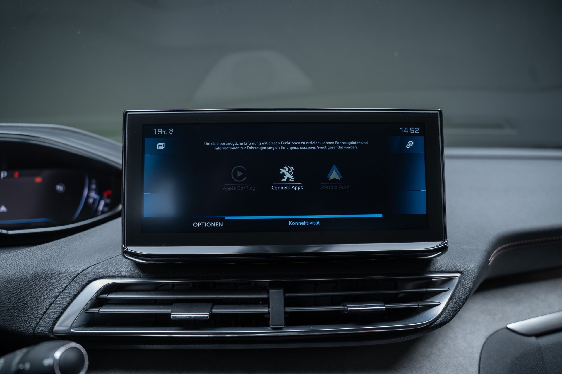 PEUGEOT 3008 1.6 PureTech GT Pack / CH-Fahrzeug / Panorama-Schiebedach / 360°Kamera-image-34