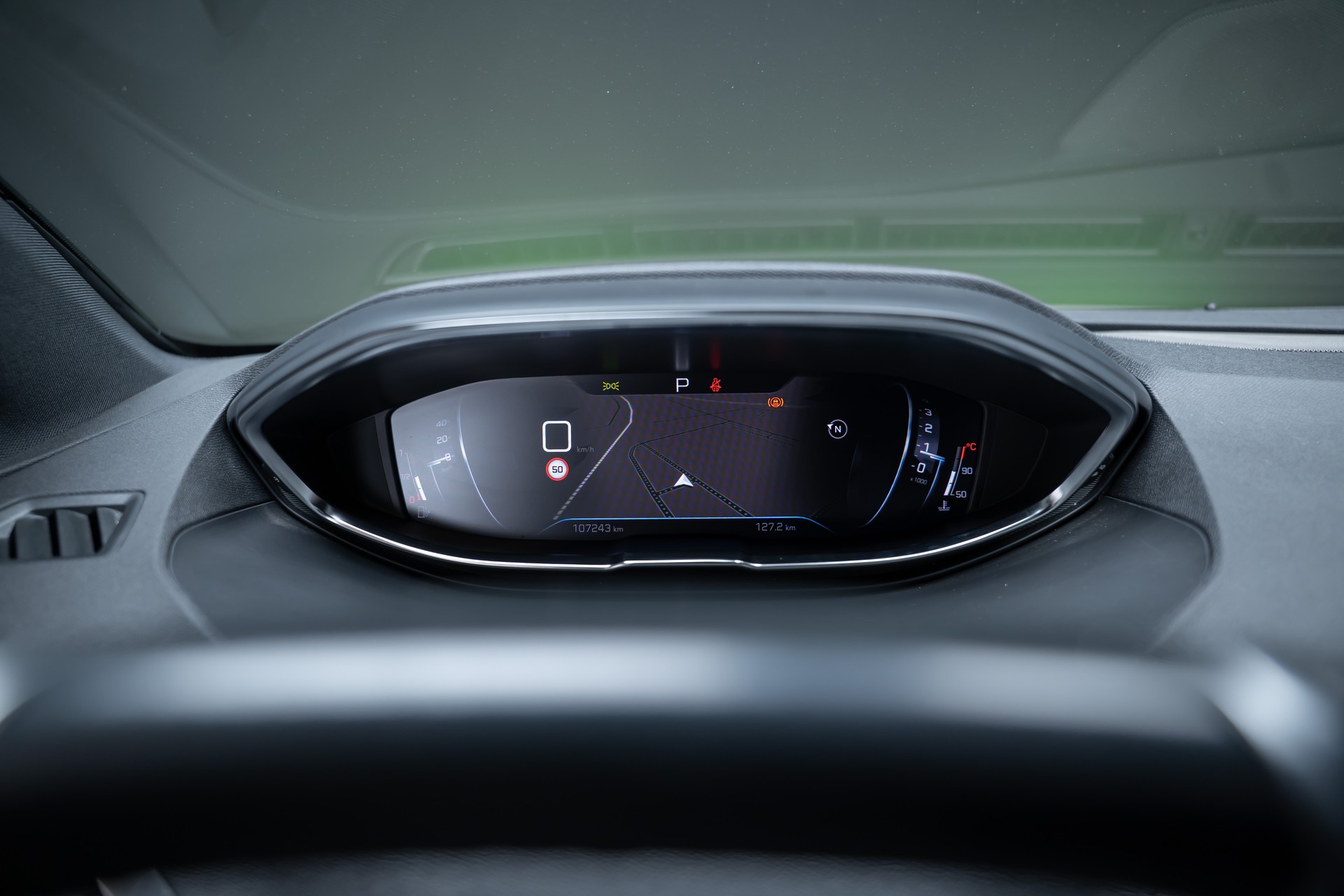 PEUGEOT 3008 1.6 PureTech GT Pack / CH-Fahrzeug / Panorama-Schiebedach / 360°Kamera-image-28