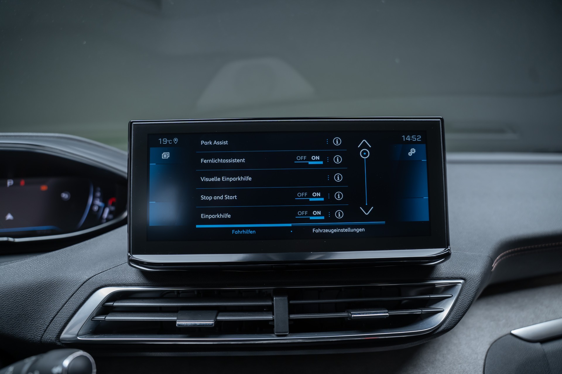 PEUGEOT 3008 1.6 PureTech GT Pack / CH-Fahrzeug / Panorama-Schiebedach / 360°Kamera-image-33