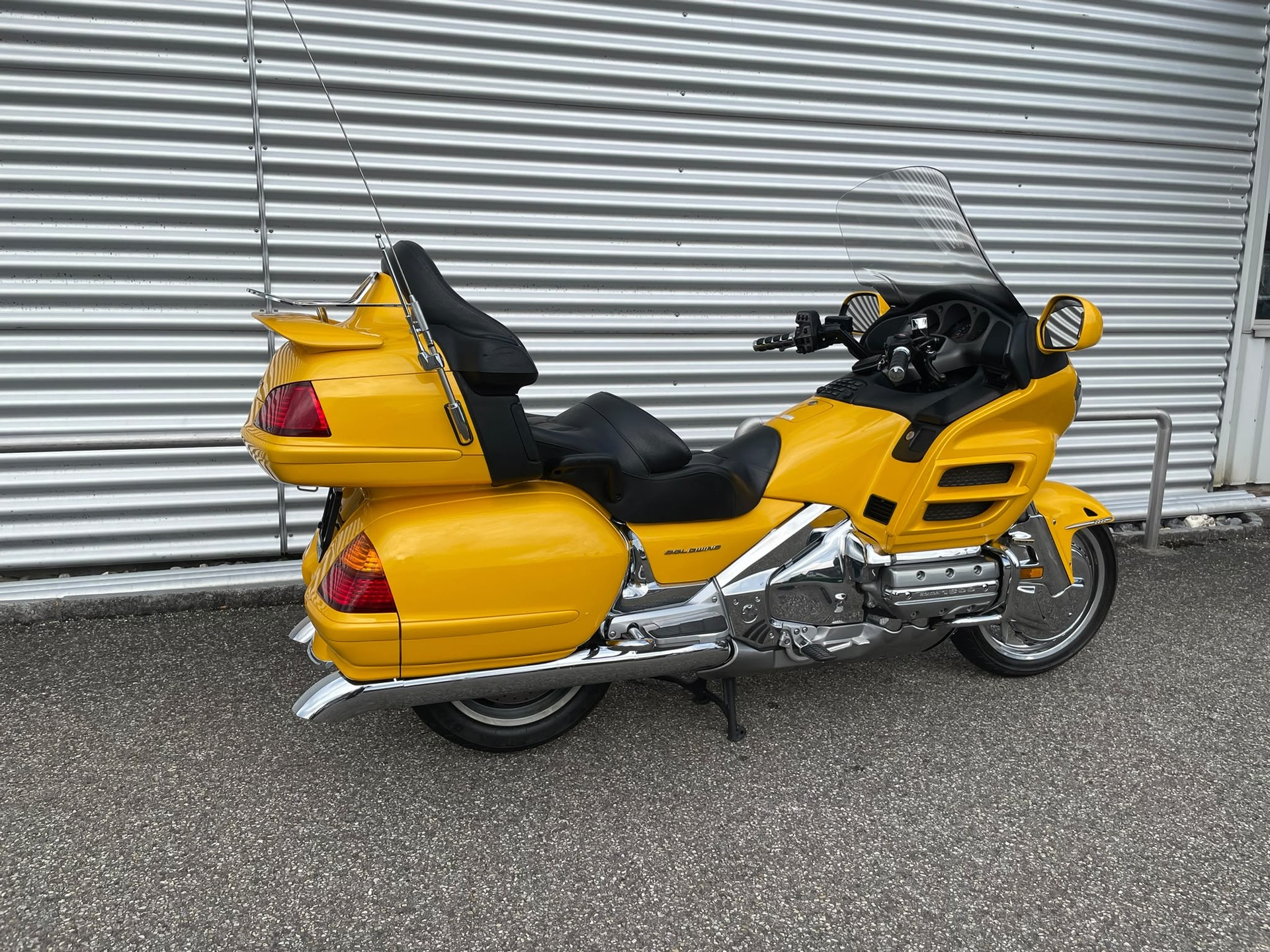 HONDA GL 1800 A Goldwing-image-10