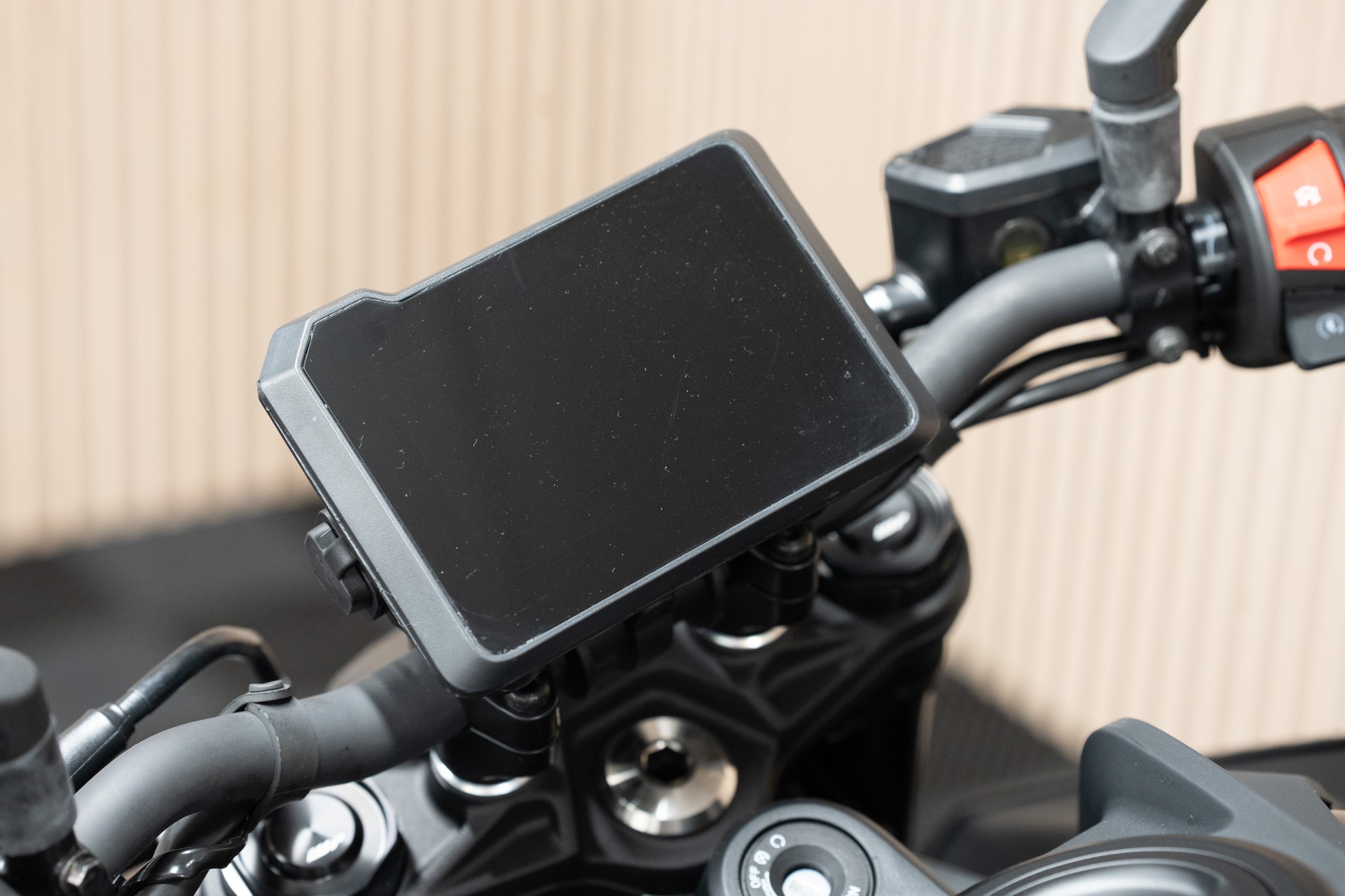 KTM 125 Duke mit Fahrwerkstieferlegung - Sitzhöhe nur 775mm!-image-2