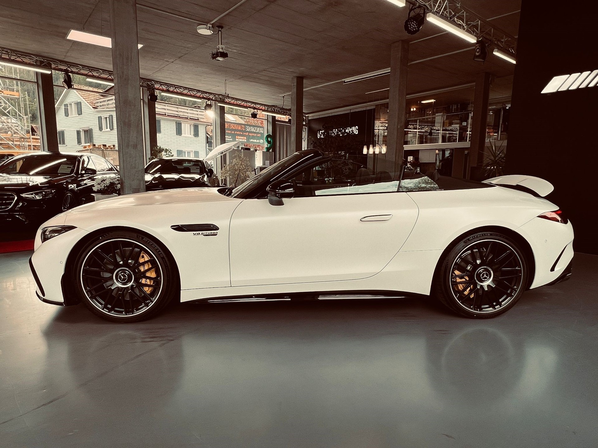 MERCEDES-BENZ AMG SL 63 4M Speedshift MCT-showroom-element-3