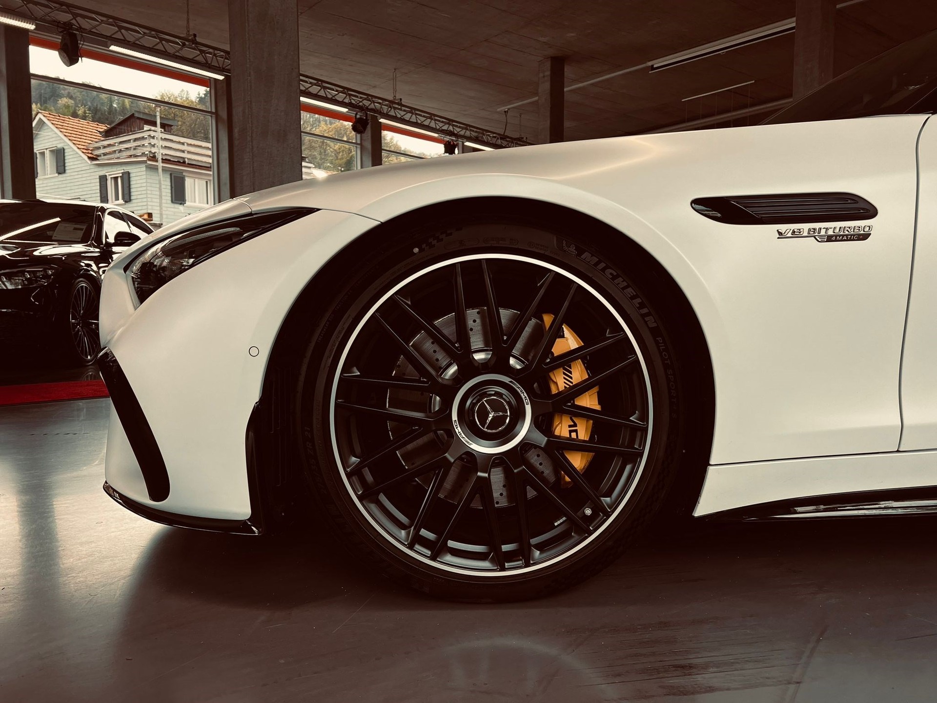 MERCEDES-BENZ AMG SL 63 4M Speedshift MCT-showroom-element-2