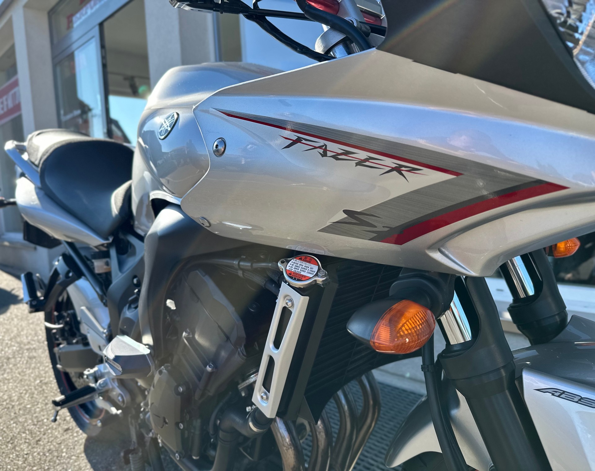YAMAHA FZ6 S-image-5