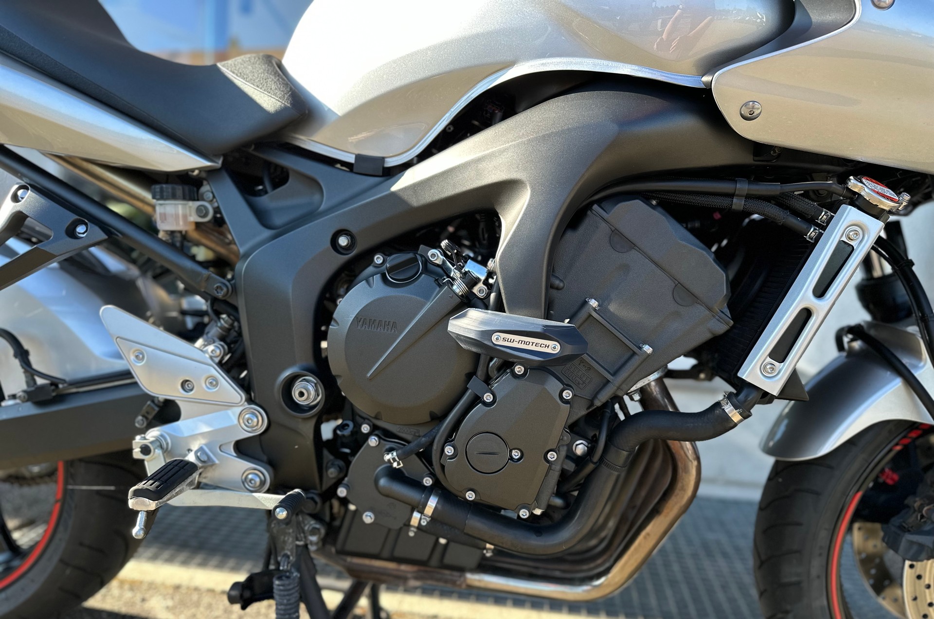 YAMAHA FZ6 S-image-6