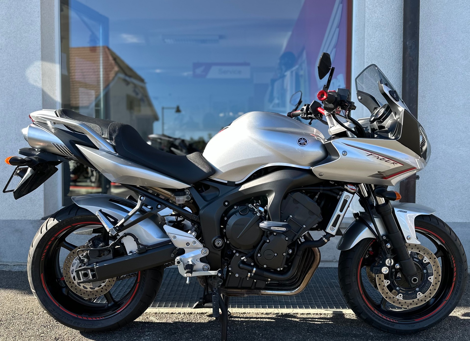 YAMAHA FZ6 S-image-0