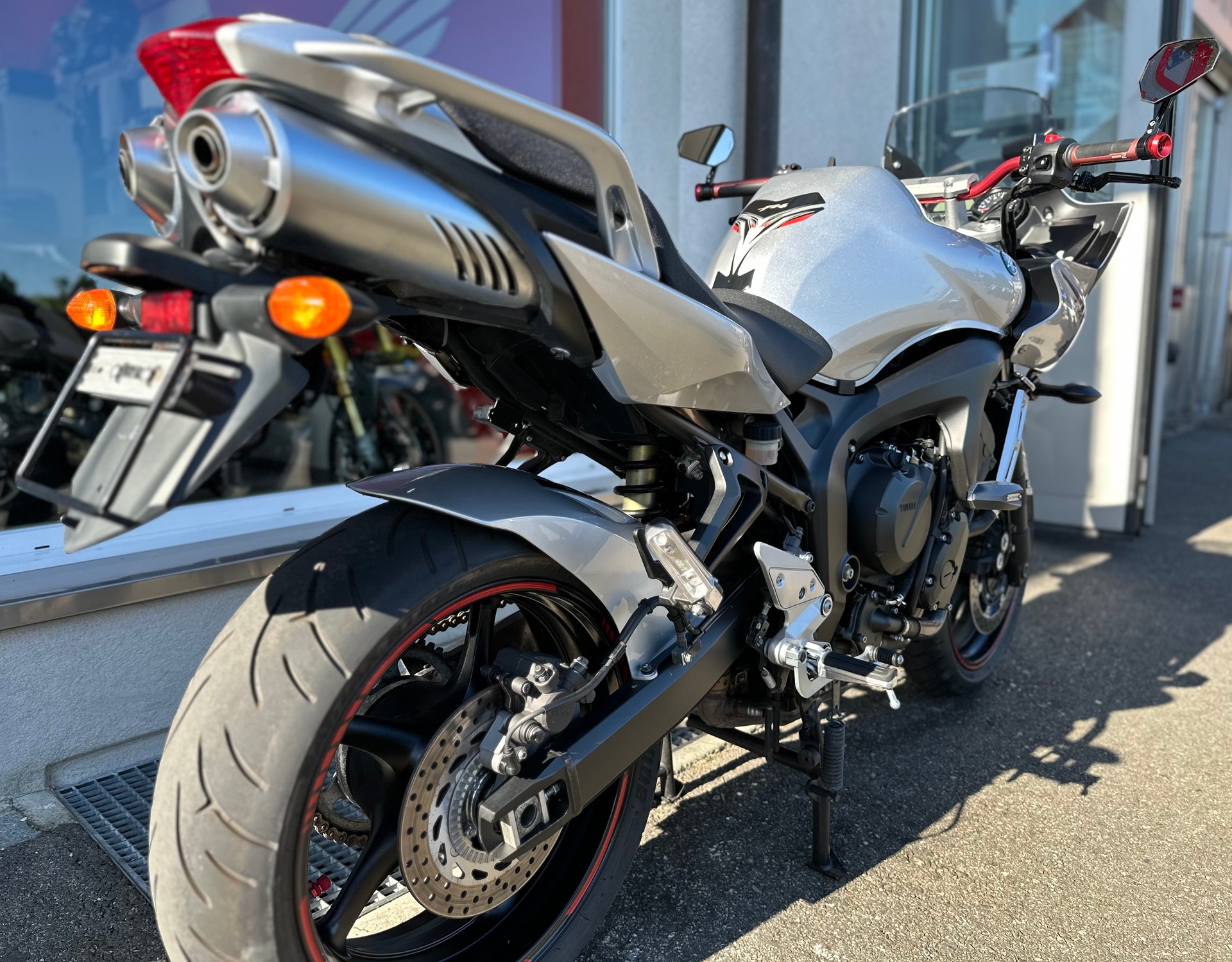 YAMAHA FZ6 S-image-7