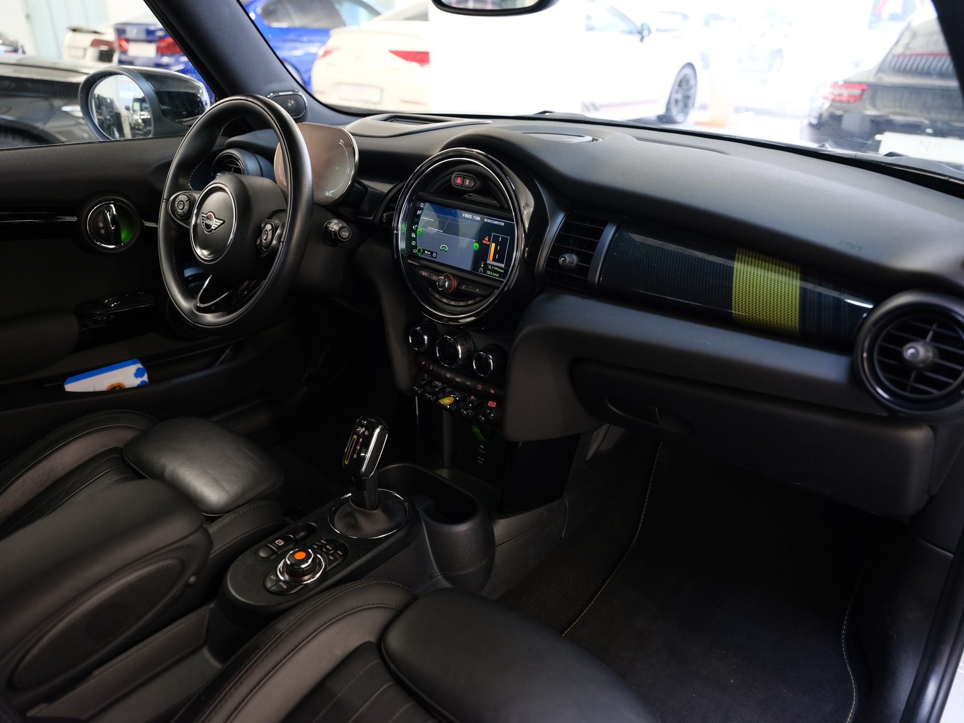 MINI Mini Cooper SE-image-9