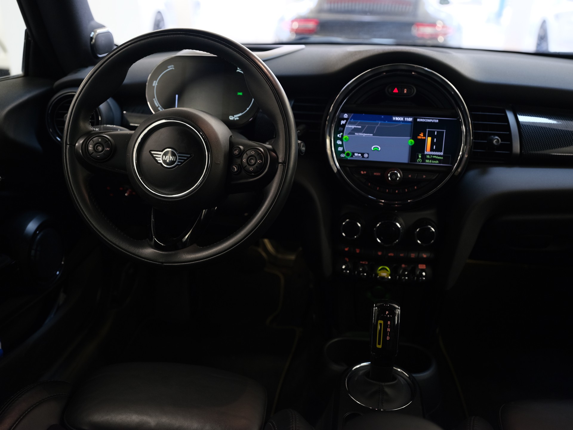 MINI Mini Cooper SE-image-13