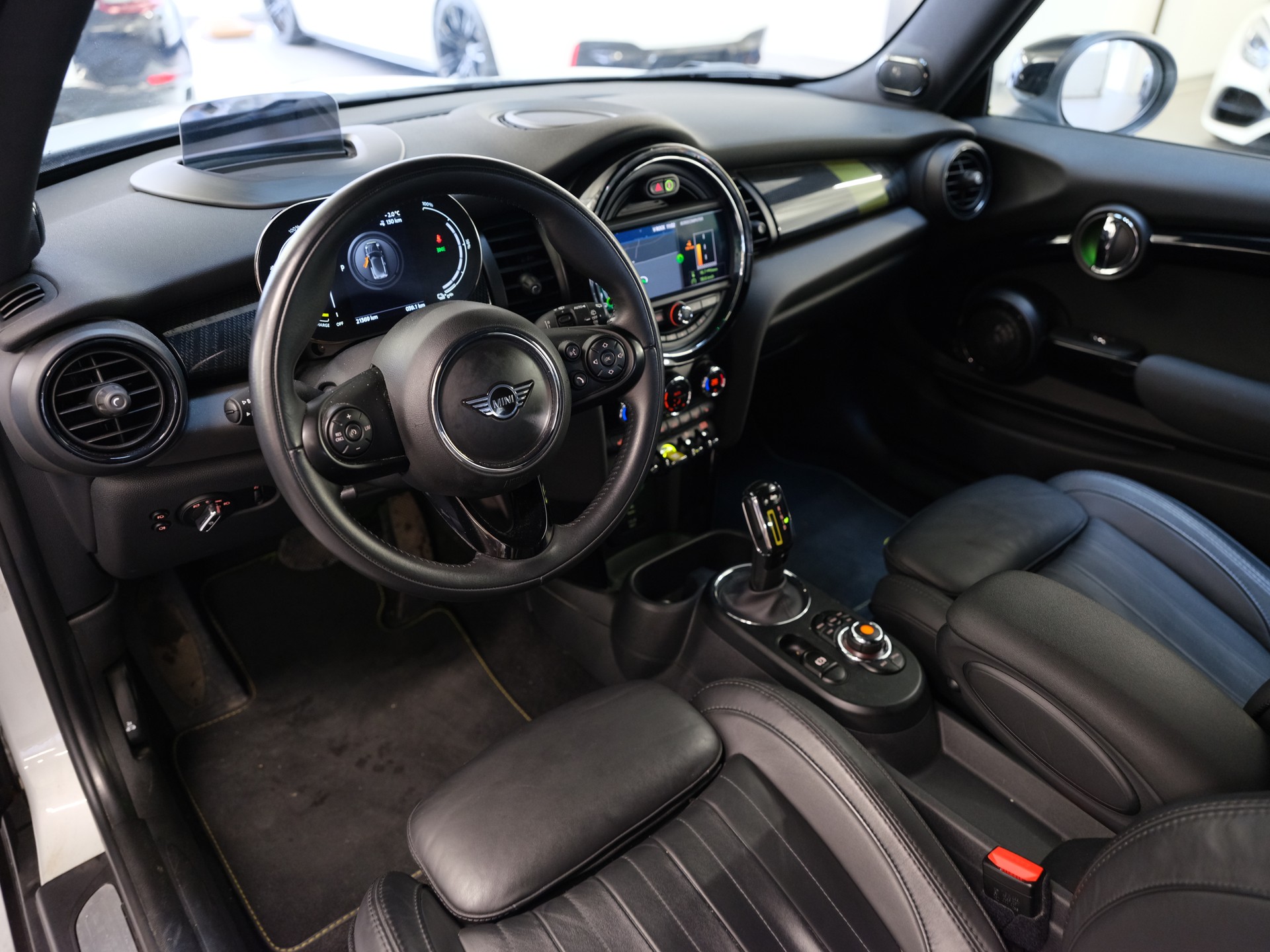 MINI Mini Cooper SE-image-7