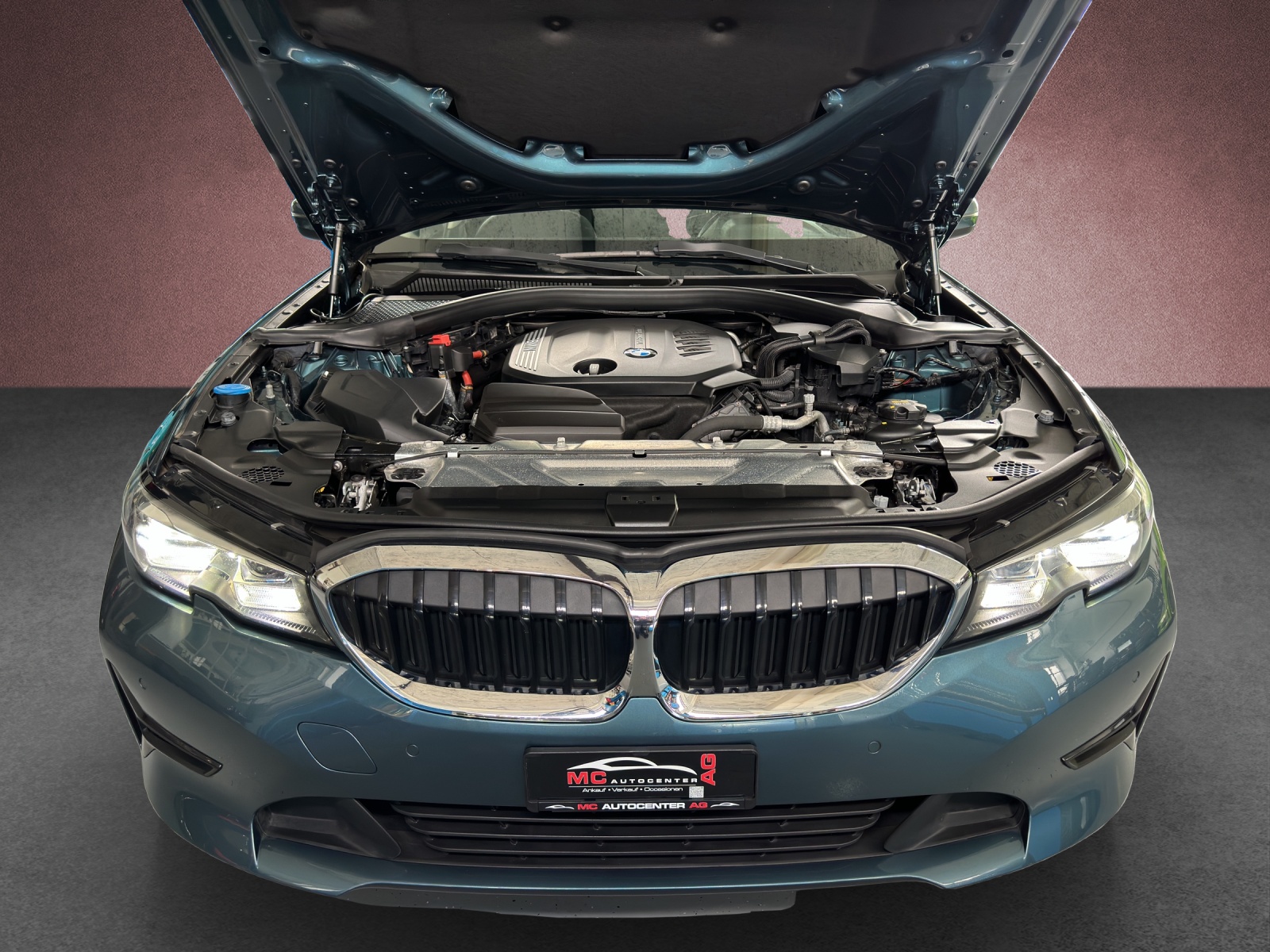 BMW 320d xDrive Touring Sport Line Steptronic-image-14