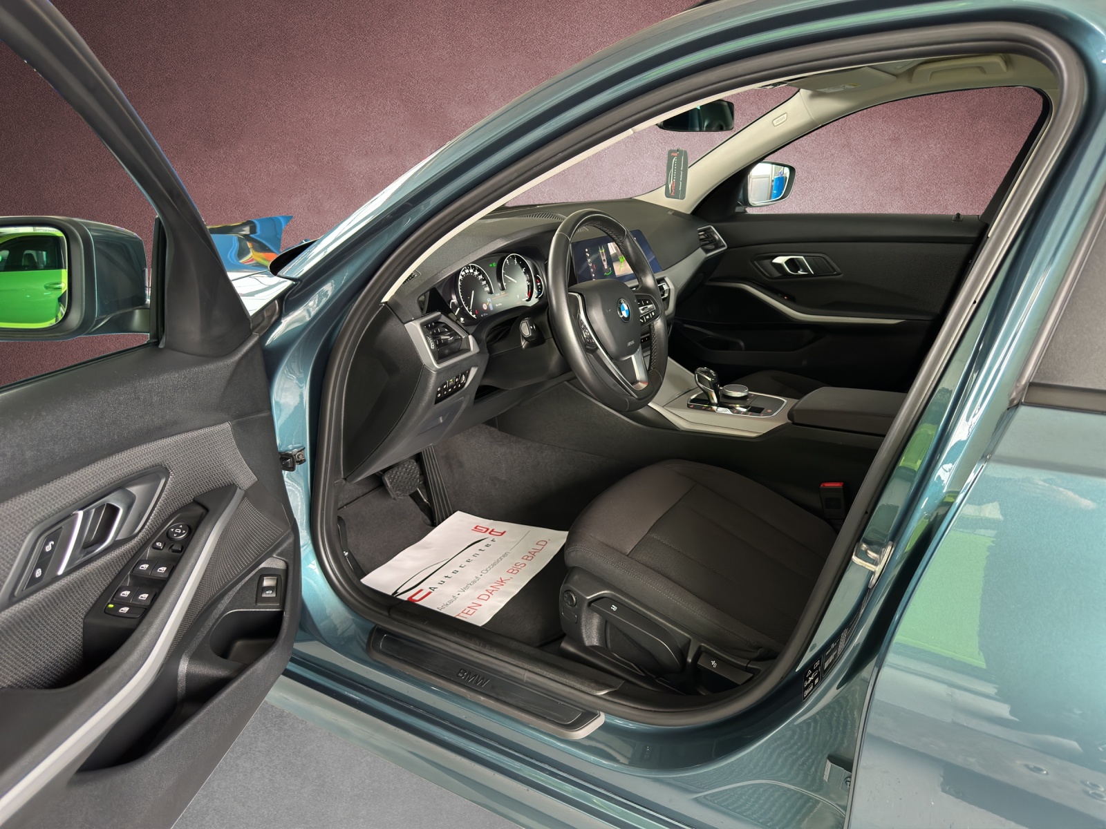 BMW 320d xDrive Touring Sport Line Steptronic-image-5