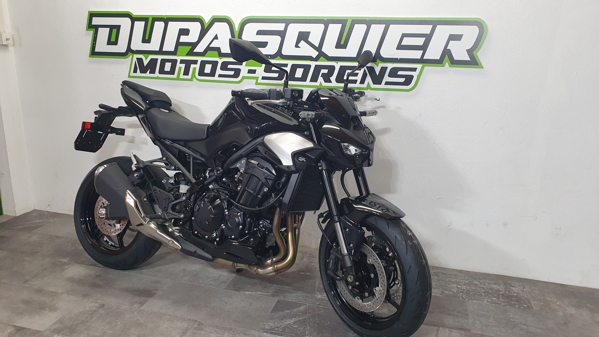 KAWASAKI Z 900-image-1