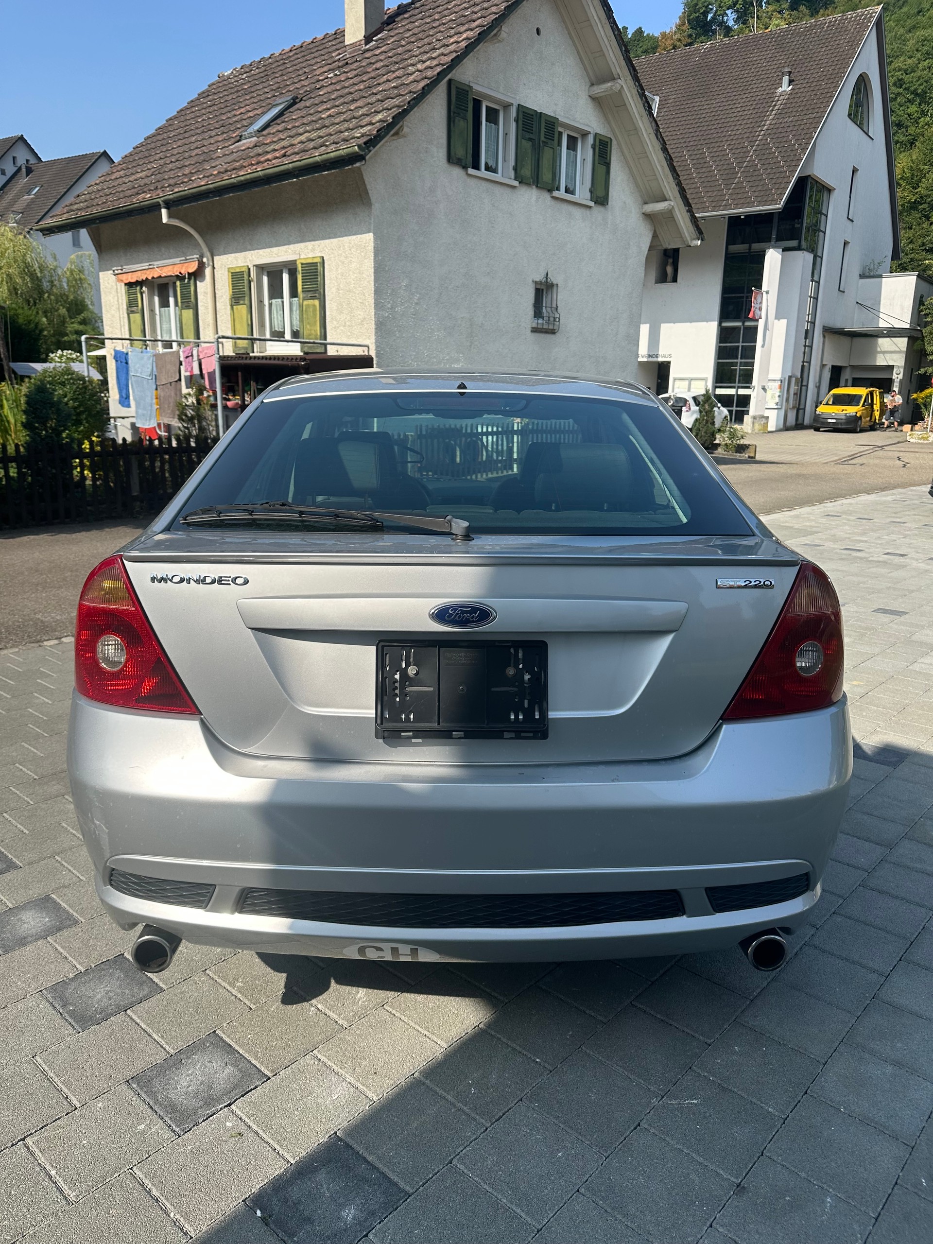 FORD Mondeo 3.0i V6 ST220-image-10