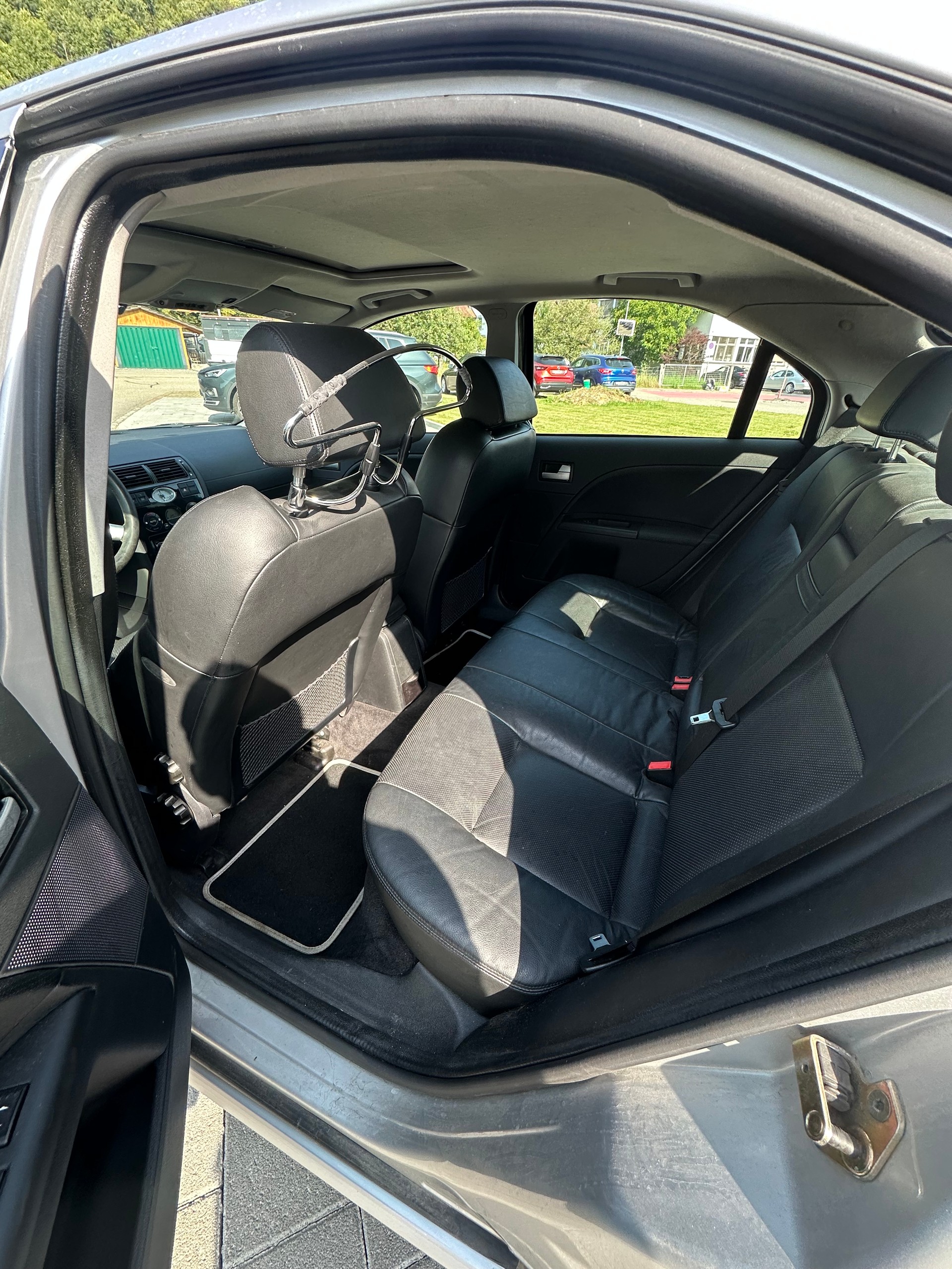 FORD Mondeo 3.0i V6 ST220-image-12
