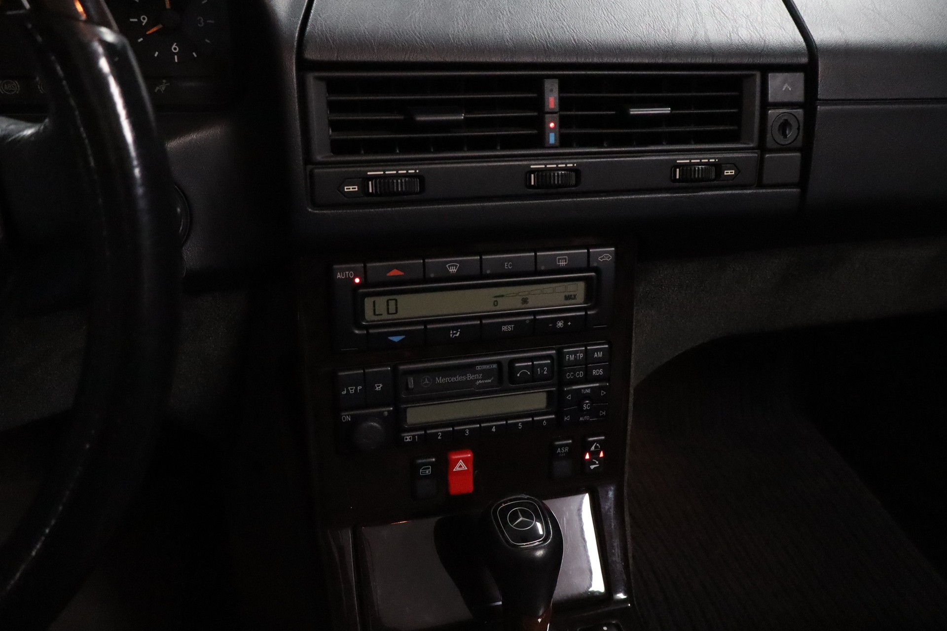 MERCEDES-BENZ SL 320-image-6