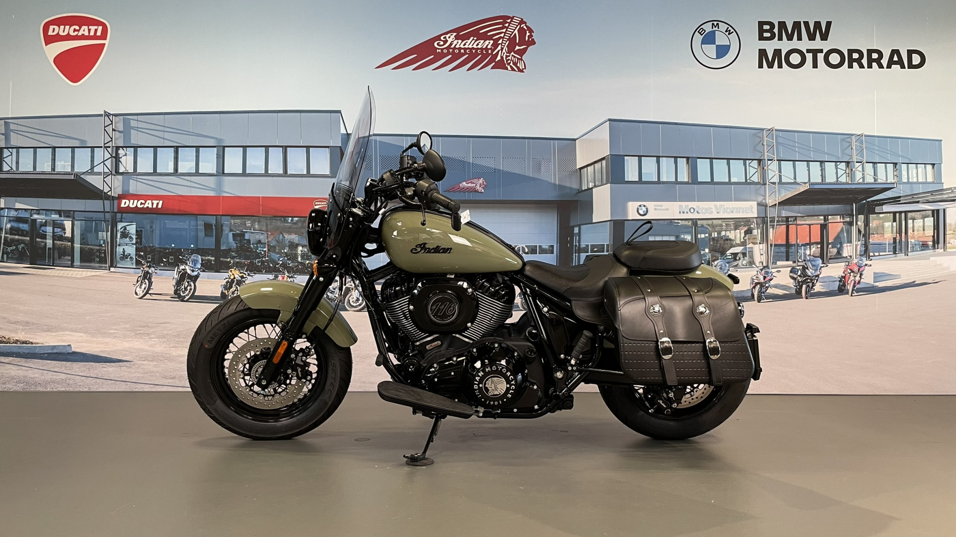 INDIAN Super Chief Dark Horse-image-3