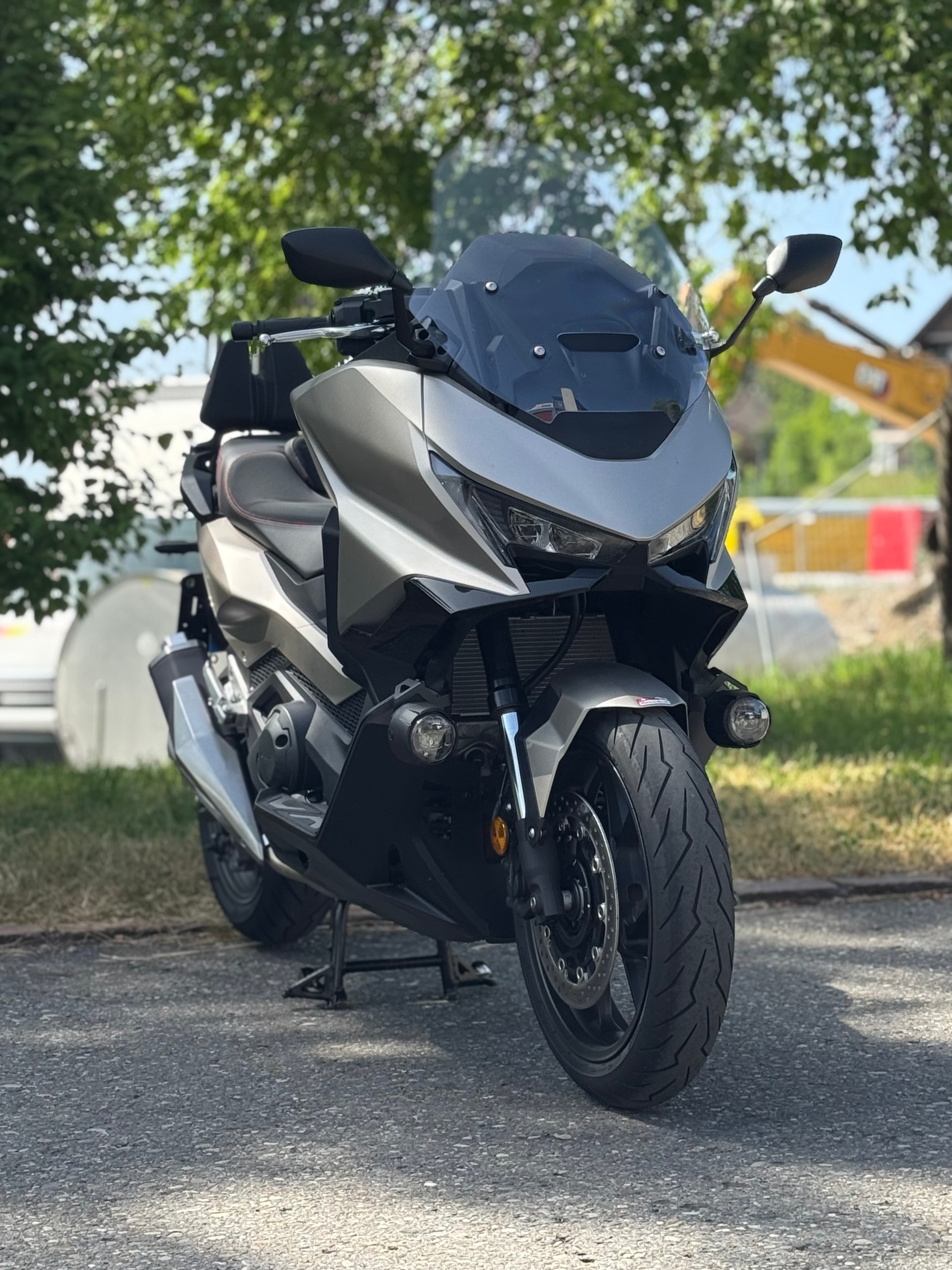 HONDA FORZA 750-showroom-element-2