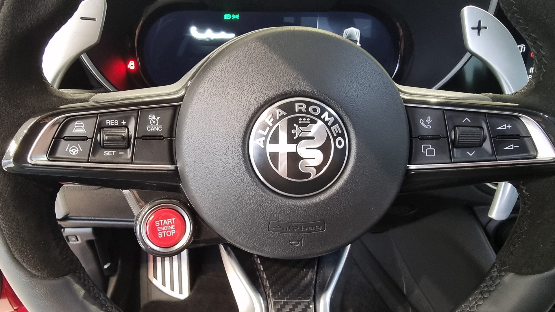 ALFA ROMEO Giulia 2.9 V6 Biturbo Quadrifoglio Competizione-image-15