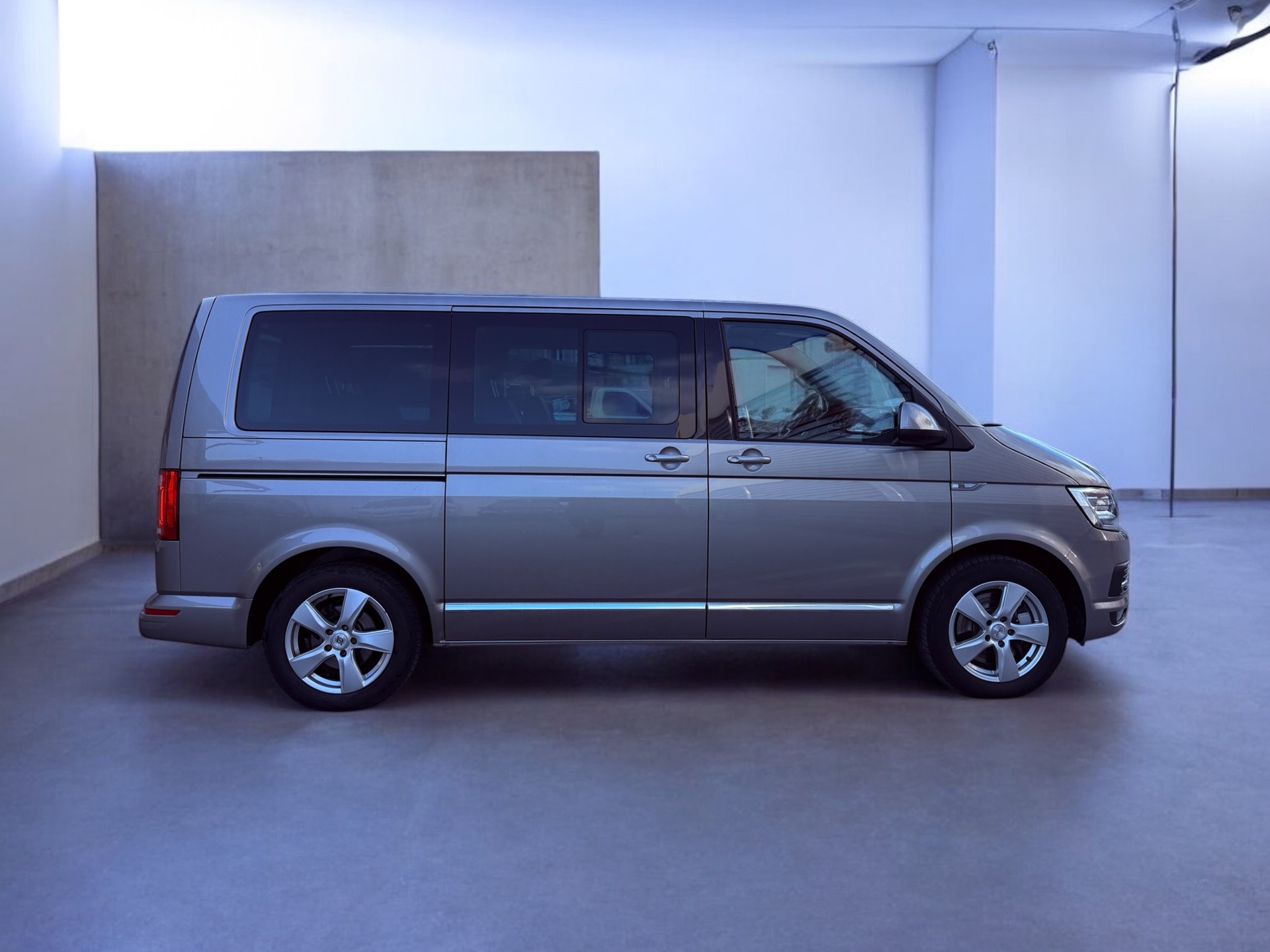 VW T6 Multivan 2.0 Bi-TDI Gen. Six 4x4 204PS-image-2