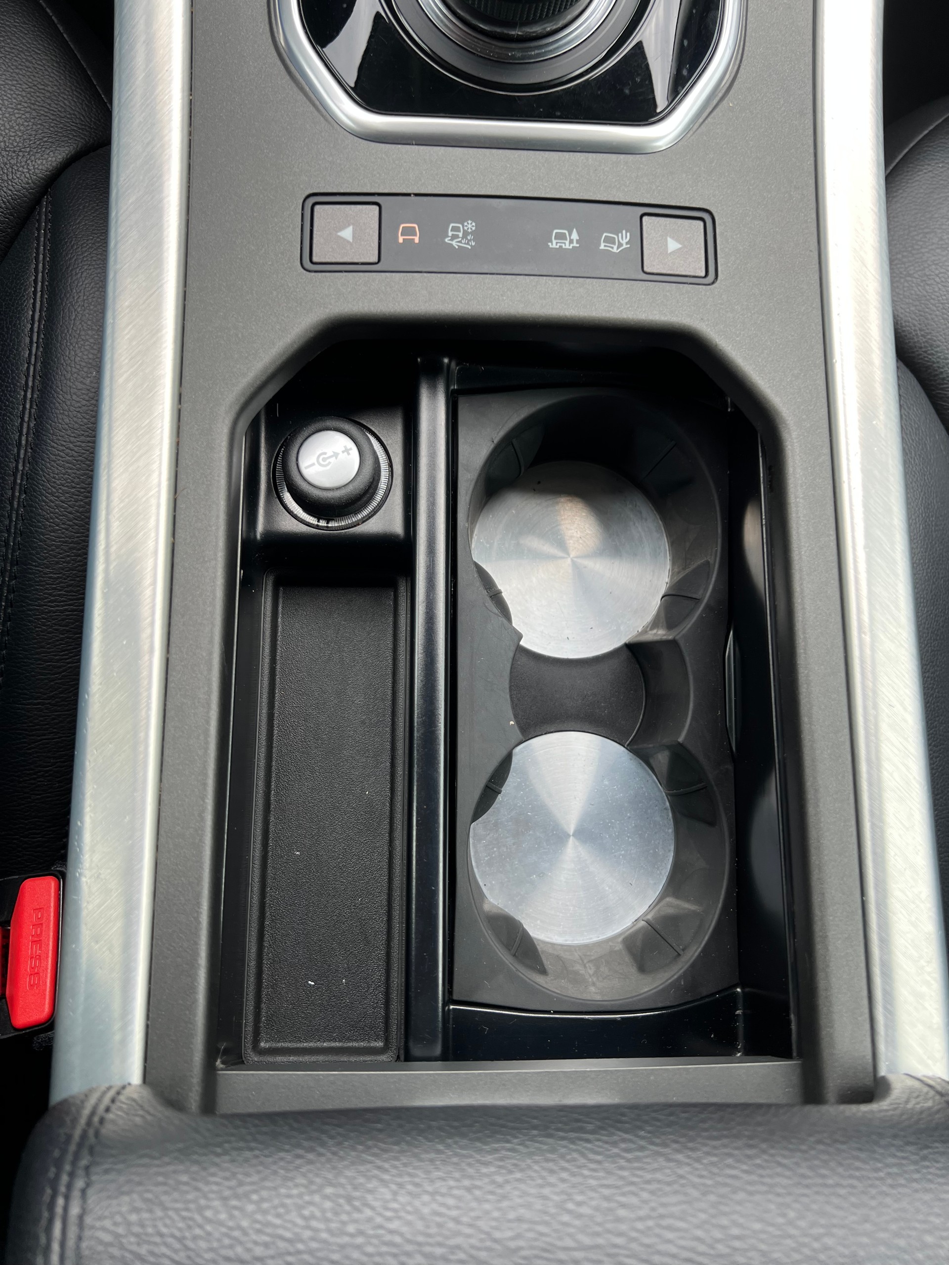 LAND ROVER Range Rover Evoque 2.0 TD4 SE Dynamic-image-18